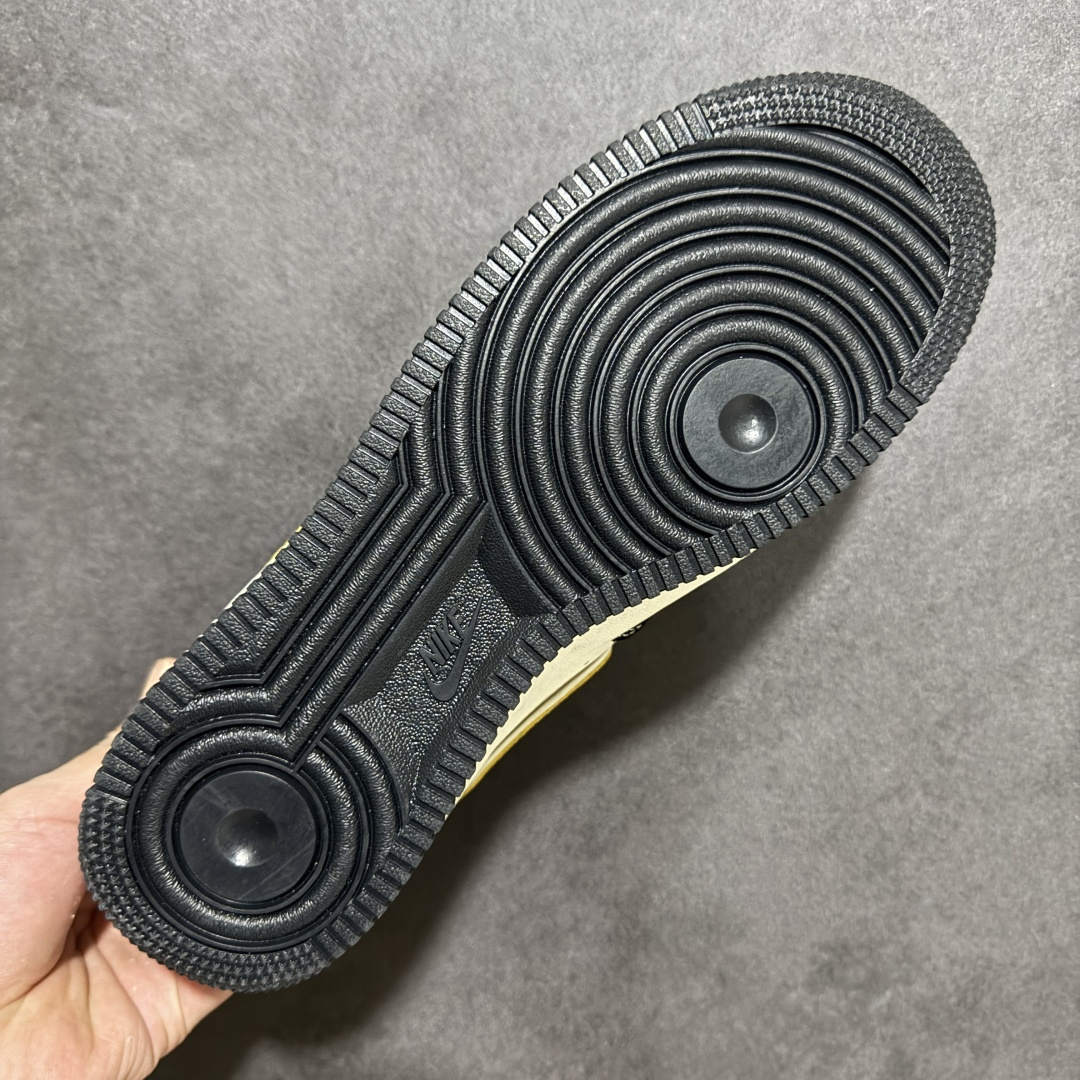 图片[9]-【定制版】鬼脸小怪兽！Nike Air Force 1 Low（芬迪联名）空军一号 爆款高端定制 采用黑白拼接经典又百搭，鞋侧勾采用醒目的黄色，上面印有重复的鬼脸图案，鞋头区域印有一双黄色的“小怪兽”眼睛，整体风格搞怪又充满个性。定制鞋盒 超高清洁度 细节完美 货号：BK1916-006 尺码：36 36.5 37.5 38 38.5 39 40 40.5 41 42 42.5 43 44 44.5 45-选品中心