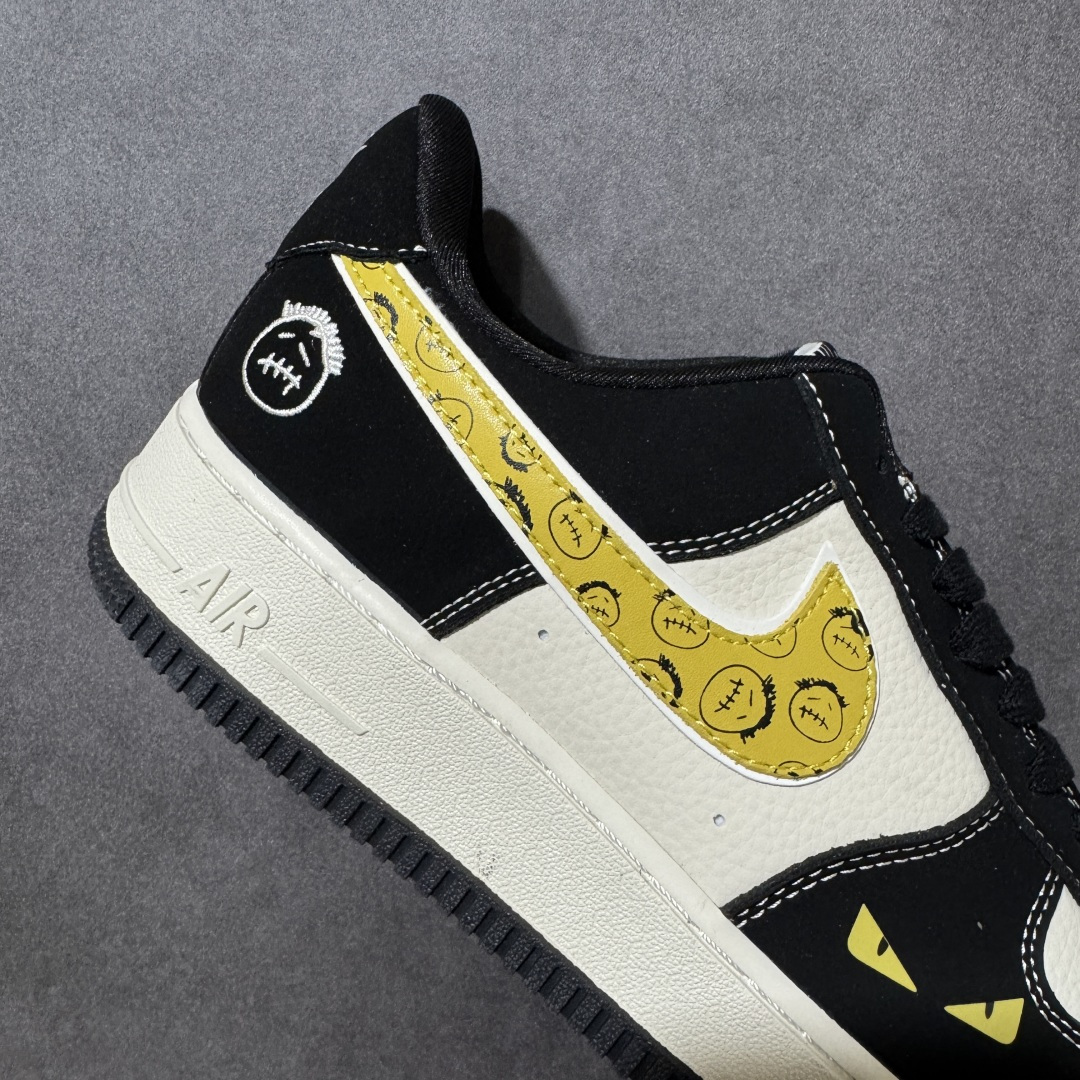 图片[6]-【定制版】鬼脸小怪兽！Nike Air Force 1 Low（芬迪联名）空军一号 爆款高端定制 采用黑白拼接经典又百搭，鞋侧勾采用醒目的黄色，上面印有重复的鬼脸图案，鞋头区域印有一双黄色的“小怪兽”眼睛，整体风格搞怪又充满个性。定制鞋盒 超高清洁度 细节完美 货号：BK1916-006 尺码：36 36.5 37.5 38 38.5 39 40 40.5 41 42 42.5 43 44 44.5 45-选品中心