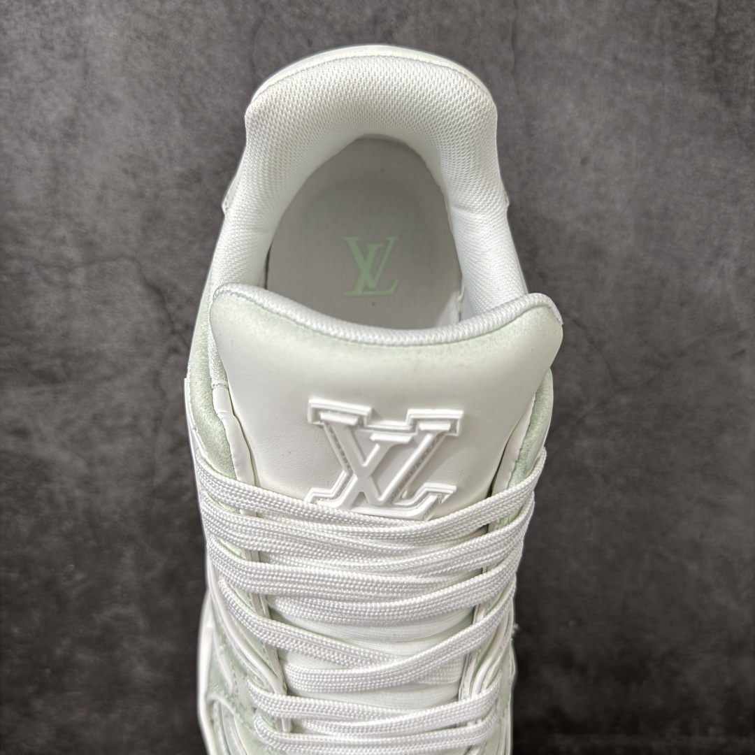 图片[8]-【莞产礼盒版本】LV Louis Vuitton Trainer 限定联名 休闲板鞋 代购级别 ZP级全套包装 原版购入历时近两个月开发打造！ 经典多拼色超好看 原版完美楦型 调试了两个月 鞋面独家订制压纹粒面小牛皮 大底TPU、模具费2w+ 质感媲美原版 垫脚聚米微料加透气英伦网布 细节原版一致 ❗️请注意区分市面通货材料 版型 包装配件 尺码： 35-45-选品中心