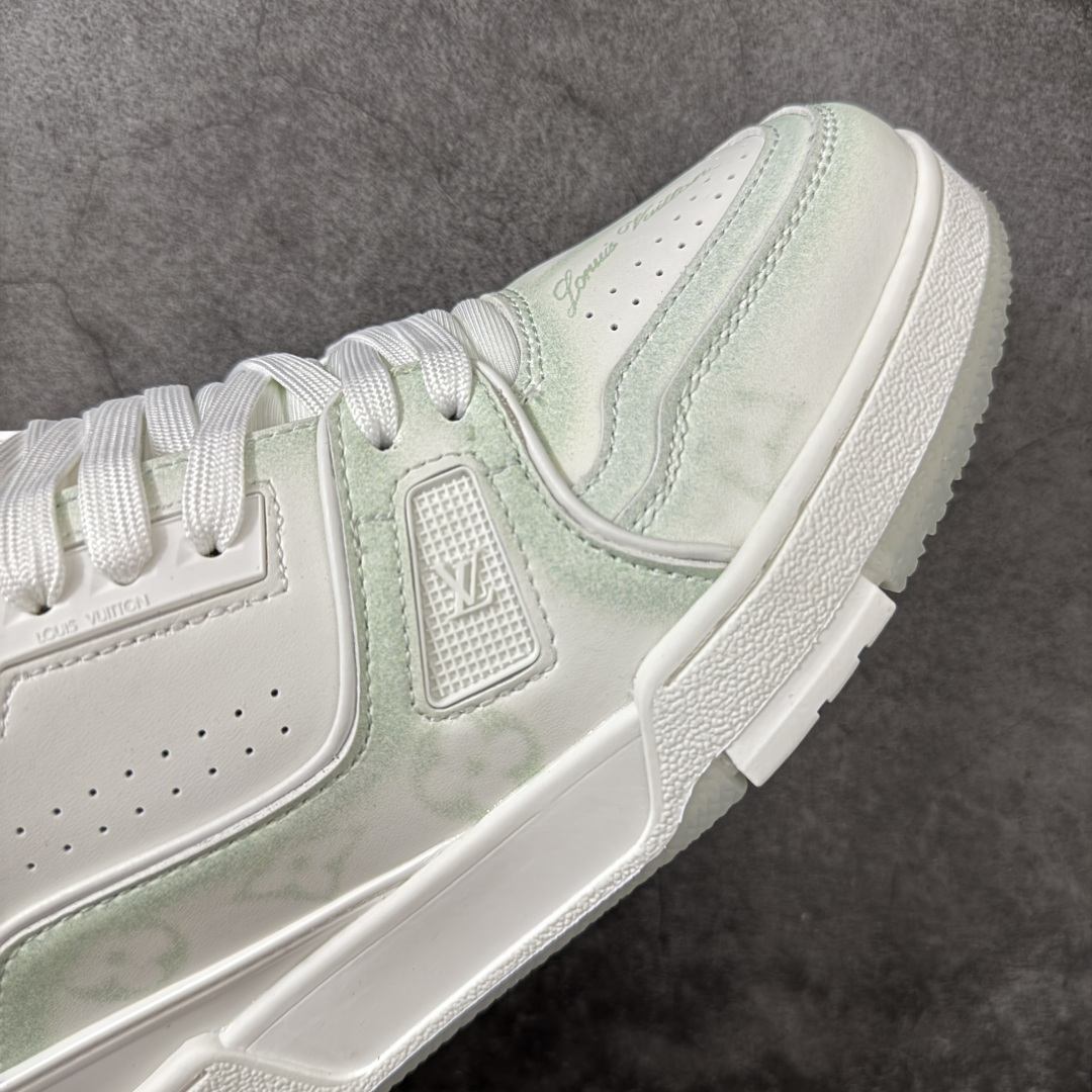 图片[6]-【莞产礼盒版本】LV Louis Vuitton Trainer 限定联名 休闲板鞋 代购级别 ZP级全套包装 原版购入历时近两个月开发打造！ 经典多拼色超好看 原版完美楦型 调试了两个月 鞋面独家订制压纹粒面小牛皮 大底TPU、模具费2w+ 质感媲美原版 垫脚聚米微料加透气英伦网布 细节原版一致 ❗️请注意区分市面通货材料 版型 包装配件 尺码： 35-45-选品中心