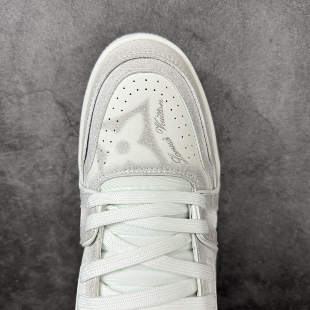 图片[5]-【莞产礼盒版本】LV Louis Vuitton Trainer 限定联名 休闲板鞋 代购级别 ZP级全套包装 原版购入历时近两个月开发打造！ 经典多拼色超好看 原版完美楦型 调试了两个月 鞋面独家订制压纹粒面小牛皮 大底TPU、模具费2w+ 质感媲美原版 垫脚聚米微料加透气英伦网布 细节原版一致 ❗️请注意区分市面通货材料 版型 包装配件 尺码： 35-45-选品中心