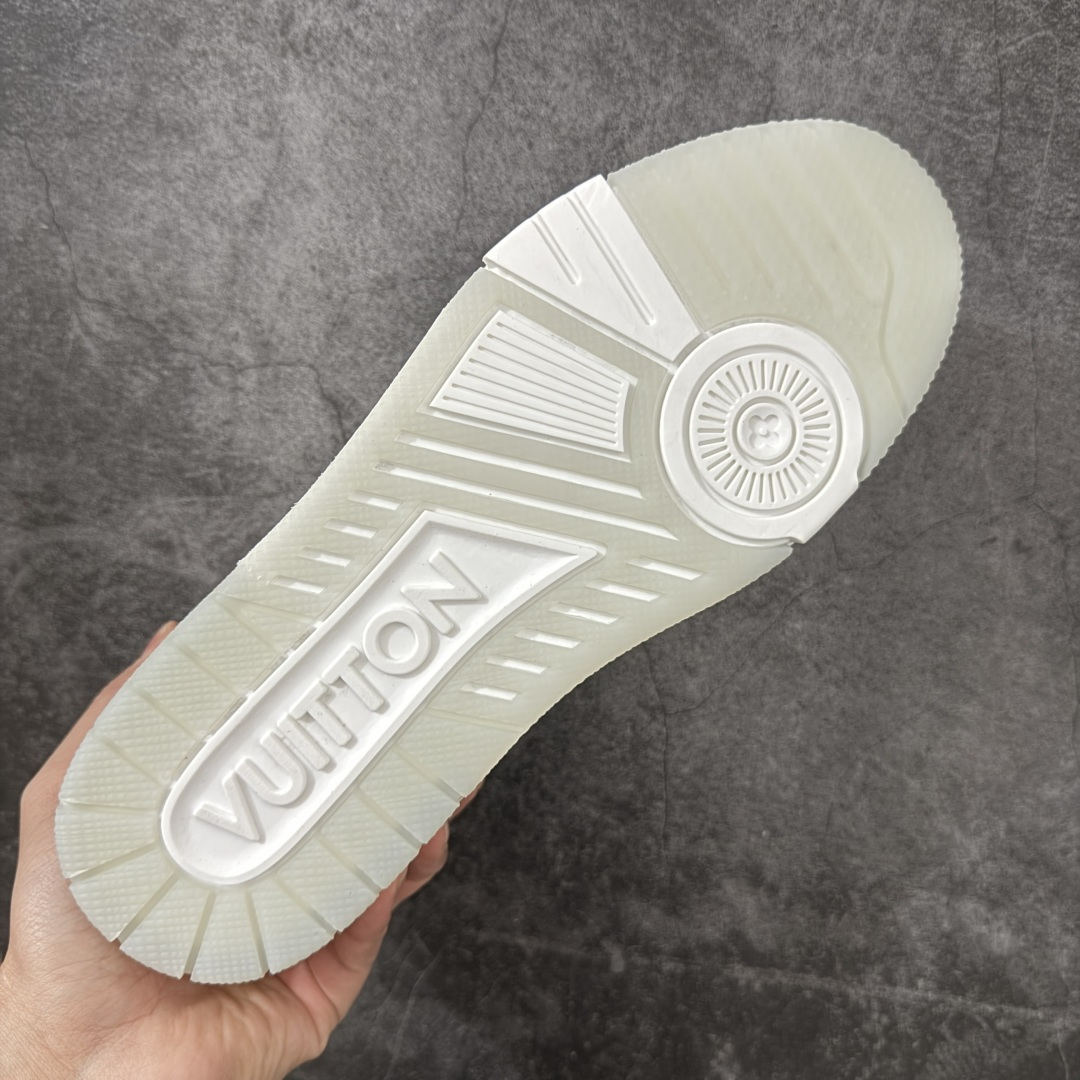 图片[9]-【莞产礼盒版本】LV Louis Vuitton Trainer 限定联名 休闲板鞋 代购级别 ZP级全套包装 原版购入历时近两个月开发打造！ 经典多拼色超好看 原版完美楦型 调试了两个月 鞋面独家订制压纹粒面小牛皮 大底TPU、模具费2w+ 质感媲美原版 垫脚聚米微料加透气英伦网布 细节原版一致 ❗️请注意区分市面通货材料 版型 包装配件 尺码： 35-45-选品中心