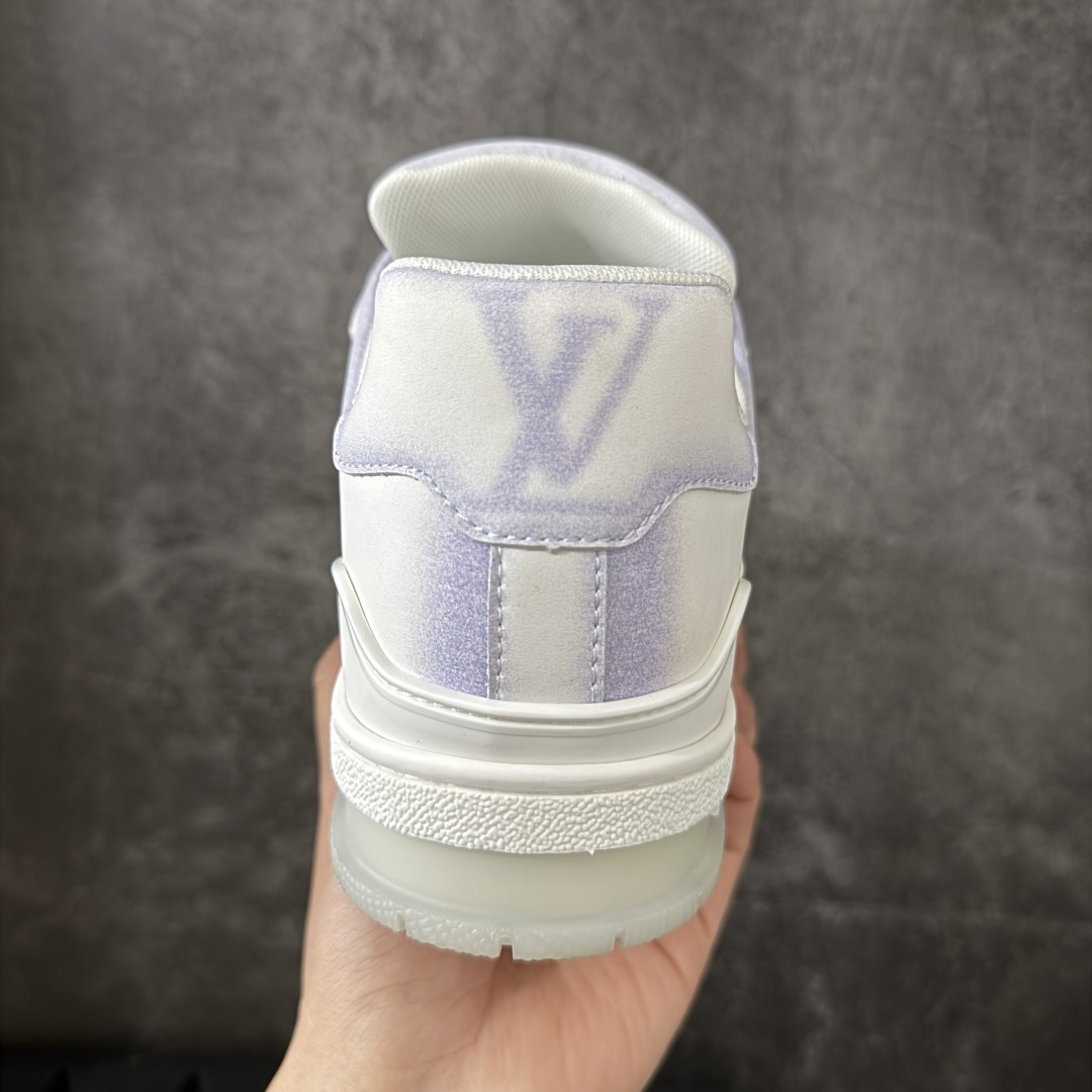 图片[4]-【莞产礼盒版本】LV Louis Vuitton Trainer 限定联名 休闲板鞋 代购级别 ZP级全套包装 原版购入历时近两个月开发打造！ 经典多拼色超好看 原版完美楦型 调试了两个月 鞋面独家订制压纹粒面小牛皮 大底TPU、模具费2w+ 质感媲美原版 垫脚聚米微料加透气英伦网布 细节原版一致 ❗️请注意区分市面通货材料 版型 包装配件 尺码： 35-45-选品中心