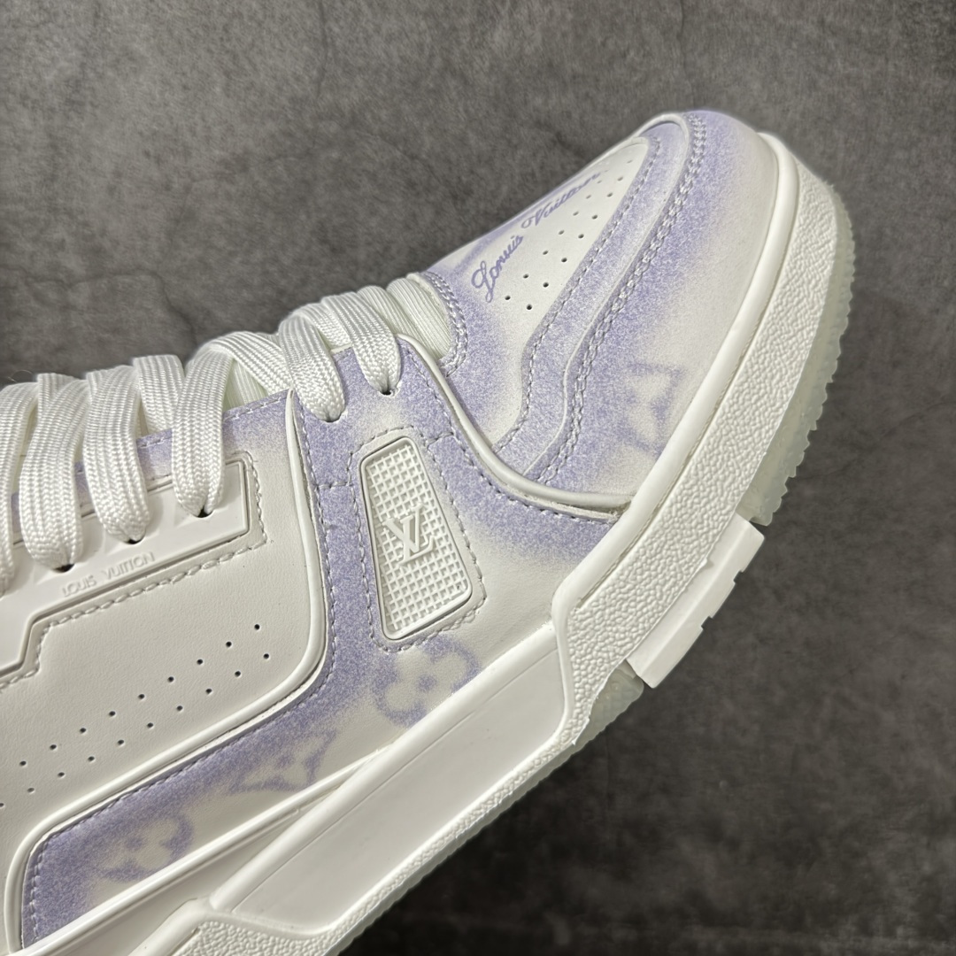 图片[6]-【莞产礼盒版本】LV Louis Vuitton Trainer 限定联名 休闲板鞋 代购级别 ZP级全套包装 原版购入历时近两个月开发打造！ 经典多拼色超好看 原版完美楦型 调试了两个月 鞋面独家订制压纹粒面小牛皮 大底TPU、模具费2w+ 质感媲美原版 垫脚聚米微料加透气英伦网布 细节原版一致 ❗️请注意区分市面通货材料 版型 包装配件 尺码： 35-45-选品中心