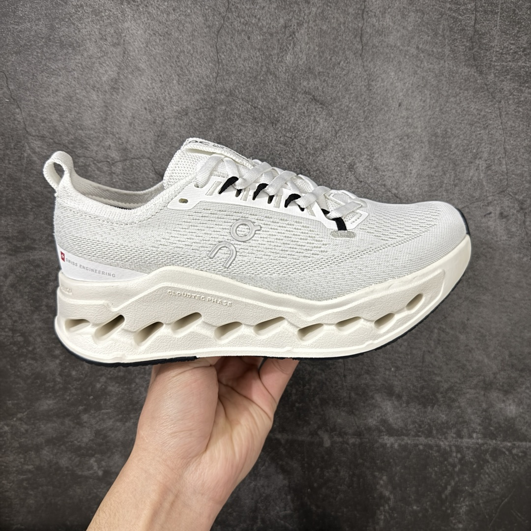 【PZ纯原】昂跑On Cloudsurfer Max CNY 纯原版本 特别推荐 做工版型材质非常到位 原数据开发纸版楦型 采用人体工程超薄透气网织布鞋面材质 搭镂空CloudTec®️科技泡棉缓震(4.5cm厘米)加厚中底 外置耐磨防滑橡胶底片 好看好穿 尺码：​36-46含半码出货 ​-选品中心