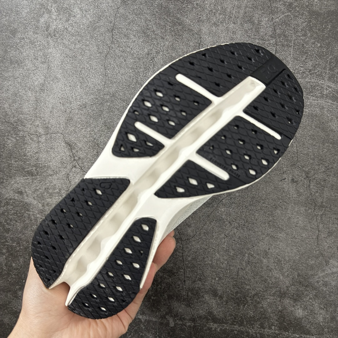 图片[9]-【PZ纯原】昂跑On Cloudsurfer Max CNY 纯原版本 特别推荐 做工版型材质非常到位 原数据开发纸版楦型 采用人体工程超薄透气网织布鞋面材质 搭镂空CloudTec®️科技泡棉缓震(4.5cm厘米)加厚中底 外置耐磨防滑橡胶底片 好看好穿 尺码：​36-46含半码出货 ​-选品中心