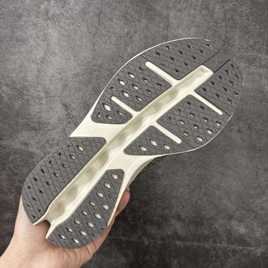 图片[9]-【PZ纯原】昂跑On Cloudsurfer Max CNY 纯原版本 特别推荐 做工版型材质非常到位 原数据开发纸版楦型 采用人体工程超薄透气网织布鞋面材质 搭镂空CloudTec®️科技泡棉缓震(4.5cm厘米)加厚中底 外置耐磨防滑橡胶底片 好看好穿 尺码：​36-46含半码出货 ​-选品中心