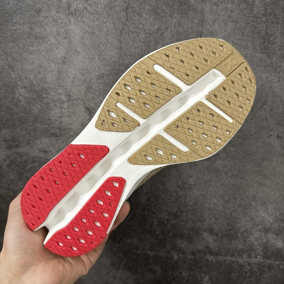 图片[9]-【PZ纯原】昂跑On Cloudsurfer Max CNY 马年限定 纯原版本 特别推荐 做工版型材质非常到位 原数据开发纸版楦型 采用人体工程超薄透气网织布鞋面材质 搭镂空CloudTec®️科技泡棉缓震(4.5cm厘米)加厚中底 外置耐磨防滑橡胶底片 好看好穿 尺码：​36-46含半码出货 ​-选品中心