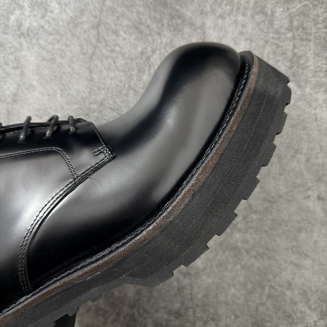 图片[6]-【莞产G版】法国高端奢侈品牌-巴黎世家BALENCIAGA真皮后跟德比休闲皮鞋 油亮牛皮马丁靴 广东原产 全套代购包装及配件 采用进口牛皮革鞋面材质 内嵌小牛真皮贴附加厚PU缓震乳胶鞋垫 原比值开发胎纹面粗齿橡胶大底❗️ 尺码：39-45(比运动鞋偏大一码!!)-选品中心