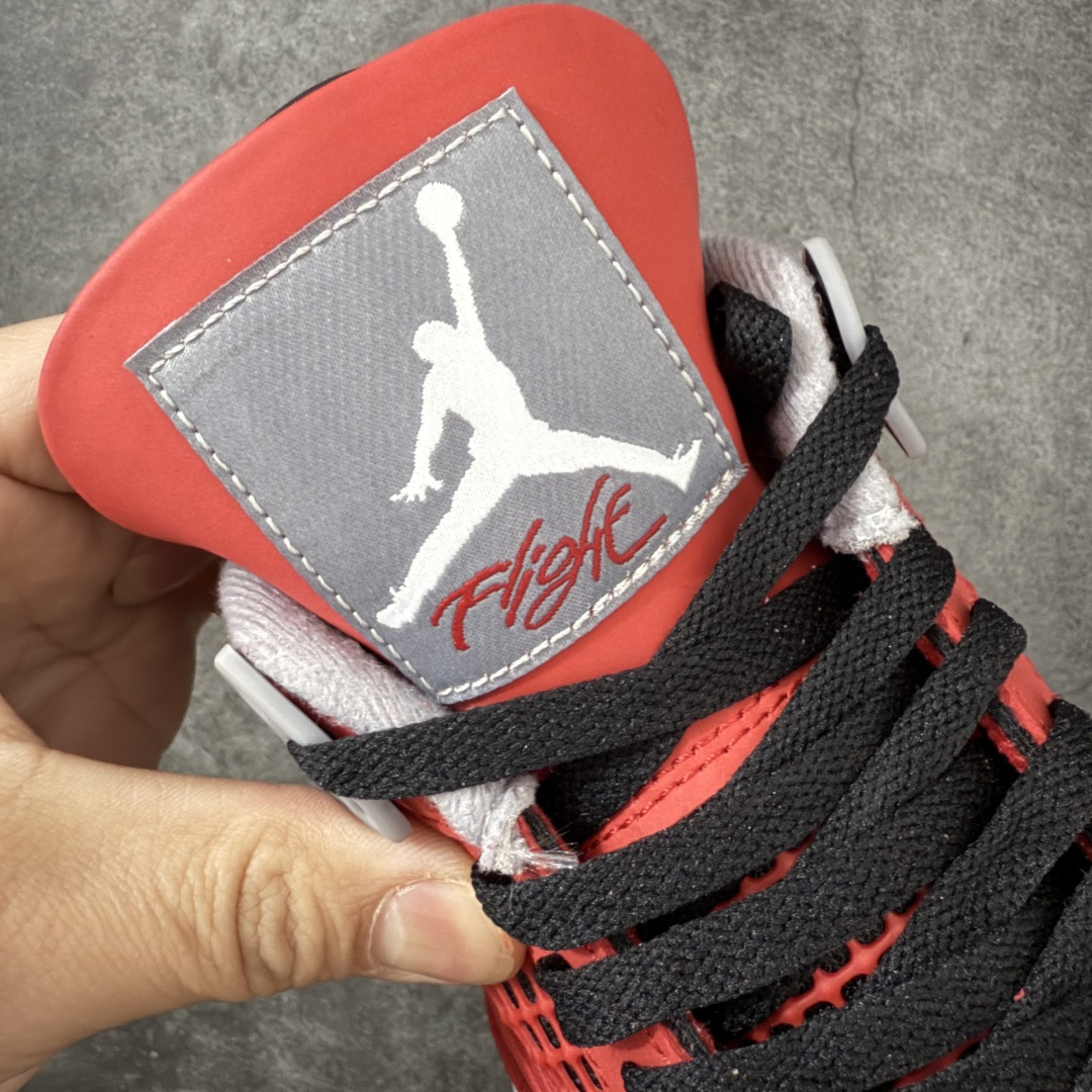 图片[6]-【KZ纯原版】Air Jordan 4 Retro AJ4 2026复刻公牛红黑 FQ8138-600 原汁原味完美呈现四代版型 一比一鞋头弧度高度趴度鞋身弧度 原厂麂皮绒皮料材质 数据细节工艺流程均保持公司一致 细节品控鞋型随意秒杀市面版本 原厂TPU网格鞋带扣 正确内里网布 菱角分明不变形无多余毛边 柔软性质感一致于原鞋 原厂织唛标 原厂飞人电绣工艺 独家绑鞋带手法 印刷中底布 四线拉帮 米色美纹纸贴合固定 进口港宝加持 后跟自然饱满 全鞋荧光划线卡点 追求极致完美 每一双都是工艺品 多重QC质检 超越公司货的品控标准 实实在在的免检产品 尺码：36-48.5-选品中心