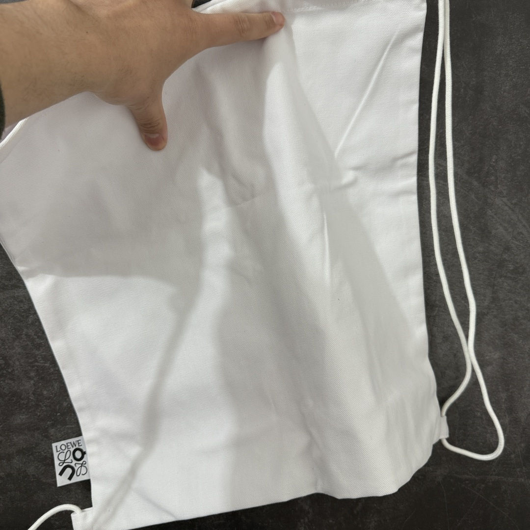 图片[12]-【莞产顶级】LOEWE罗意威 x ON昂跑 联名款 Cloudsolo系列 •原鞋一致橡胶底 原版高弹MD 加爆米花料 •正确后跟小蛮腰 •Logo立体有光泽度 •正确鞋头饱满立体 •鞋舌TPU立体高频 •正确鞋面网布多层厚实材料 •后跟织带高频立体 织带上浆加硬 •正确鞋带头滴胶柔软 •正确鞋垫前薄后厚有弹性（欧奈斯材料，非普通海玻璃） 尺码：36 36.5 37 37.5 38 38.5 39 40 40.5 41 42 42.5 43 44 44.5 45 46（真半码）-选品中心