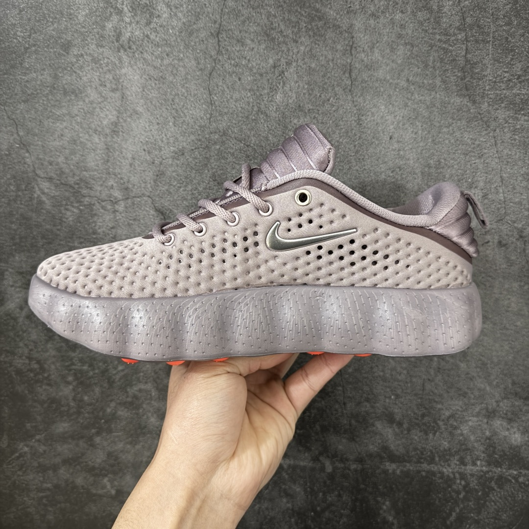 图片[2]-【公司级】NK Mind 002 黑科技足底按摩舒适贴合训练鞋 HQ4310-200 该系列首作 Mind 001 从神经科学中汲取灵感，打造出一款不仅外观独特，更能为穿着者带来别样感知体验的球鞋，此次新作将继续延续此核心方向。历时十年打磨的 Mind 系列，承载着 Nike 对未来鞋款的愿景呈现。系列中的每双鞋，外底均由 22 个独立泡沫结节构成，旨在模拟赤足般的体验。这些结节通过与足底感官感受器的相互作用，从而促进人体的自然步态。 尺码：36 36.5 37.5 38 38.5 39 40 40.5 41 42 42.5 43 44 44.5 45-选品中心