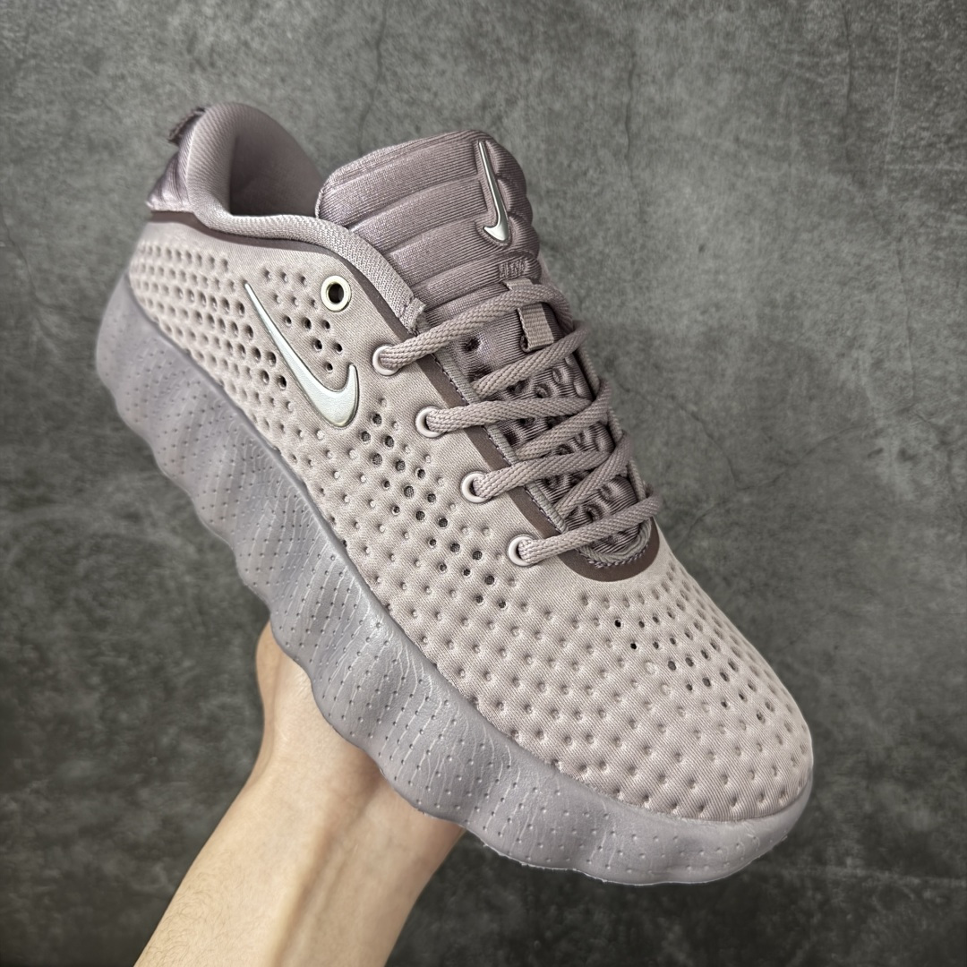 图片[3]-【公司级】NK Mind 002 黑科技足底按摩舒适贴合训练鞋 HQ4310-200 该系列首作 Mind 001 从神经科学中汲取灵感，打造出一款不仅外观独特，更能为穿着者带来别样感知体验的球鞋，此次新作将继续延续此核心方向。历时十年打磨的 Mind 系列，承载着 Nike 对未来鞋款的愿景呈现。系列中的每双鞋，外底均由 22 个独立泡沫结节构成，旨在模拟赤足般的体验。这些结节通过与足底感官感受器的相互作用，从而促进人体的自然步态。 尺码：36 36.5 37.5 38 38.5 39 40 40.5 41 42 42.5 43 44 44.5 45-选品中心