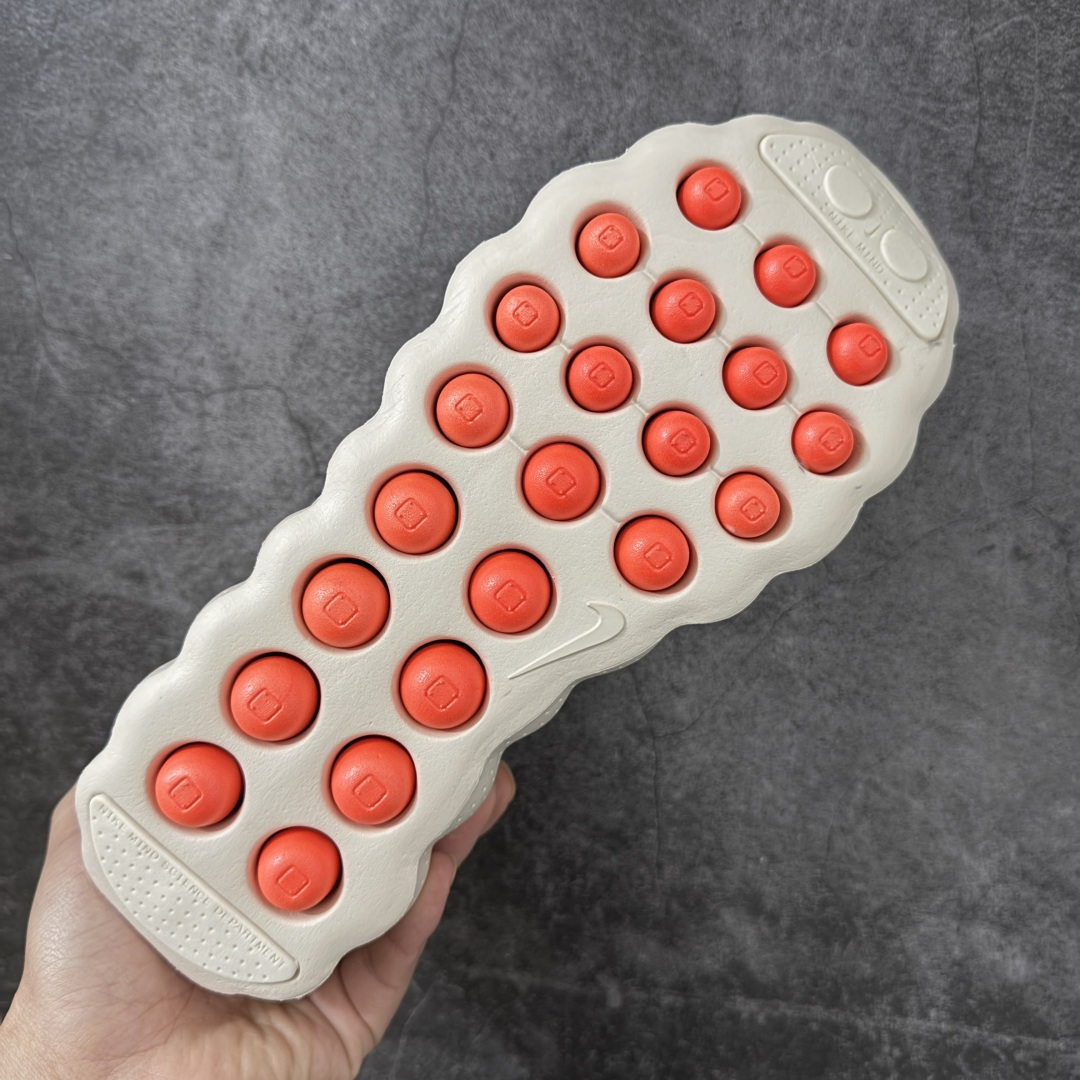 图片[9]-【公司级】NK Mind 002 黑科技足底按摩舒适贴合训练鞋 HQ4308-200 该系列首作 Mind 001 从神经科学中汲取灵感，打造出一款不仅外观独特，更能为穿着者带来别样感知体验的球鞋，此次新作将继续延续此核心方向。历时十年打磨的 Mind 系列，承载着 Nike 对未来鞋款的愿景呈现。系列中的每双鞋，外底均由 22 个独立泡沫结节构成，旨在模拟赤足般的体验。这些结节通过与足底感官感受器的相互作用，从而促进人体的自然步态。 尺码：36 36.5 37.5 38 38.5 39 40 40.5 41 42 42.5 43 44 44.5 45-选品中心