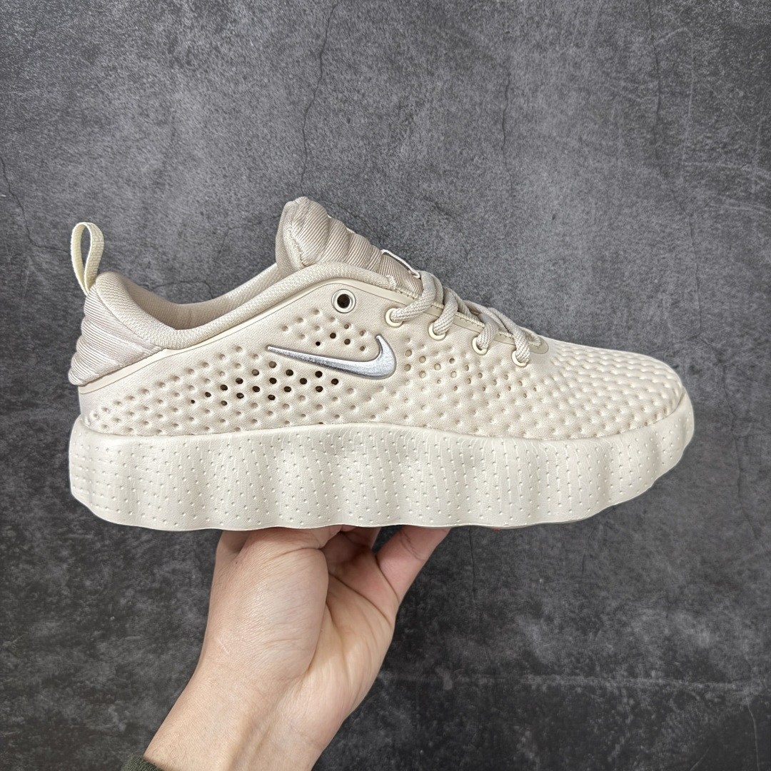 【公司级】NK Mind 002 黑科技足底按摩舒适贴合训练鞋 HQ4308-200 该系列首作 Mind 001 从神经科学中汲取灵感，打造出一款不仅外观独特，更能为穿着者带来别样感知体验的球鞋，此次新作将继续延续此核心方向。历时十年打磨的 Mind 系列，承载着 Nike 对未来鞋款的愿景呈现。系列中的每双鞋，外底均由 22 个独立泡沫结节构成，旨在模拟赤足般的体验。这些结节通过与足底感官感受器的相互作用，从而促进人体的自然步态。 尺码：36 36.5 37.5 38 38.5 39 40 40.5 41 42 42.5 43 44 44.5 45-选品中心