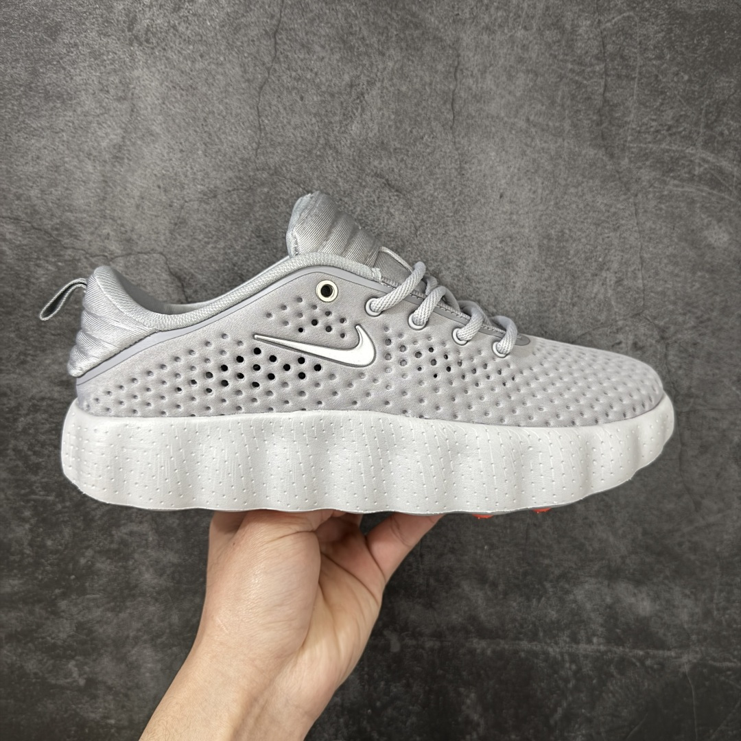 【公司级】NK Mind 002 黑科技足底按摩舒适贴合训练鞋 HQ4308-003 该系列首作 Mind 001 从神经科学中汲取灵感，打造出一款不仅外观独特，更能为穿着者带来别样感知体验的球鞋，此次新作将继续延续此核心方向。历时十年打磨的 Mind 系列，承载着 Nike 对未来鞋款的愿景呈现。系列中的每双鞋，外底均由 22 个独立泡沫结节构成，旨在模拟赤足般的体验。这些结节通过与足底感官感受器的相互作用，从而促进人体的自然步态。 尺码：36 36.5 37.5 38 38.5 39 40 40.5 41 42 42.5 43 44 44.5 45-选品中心