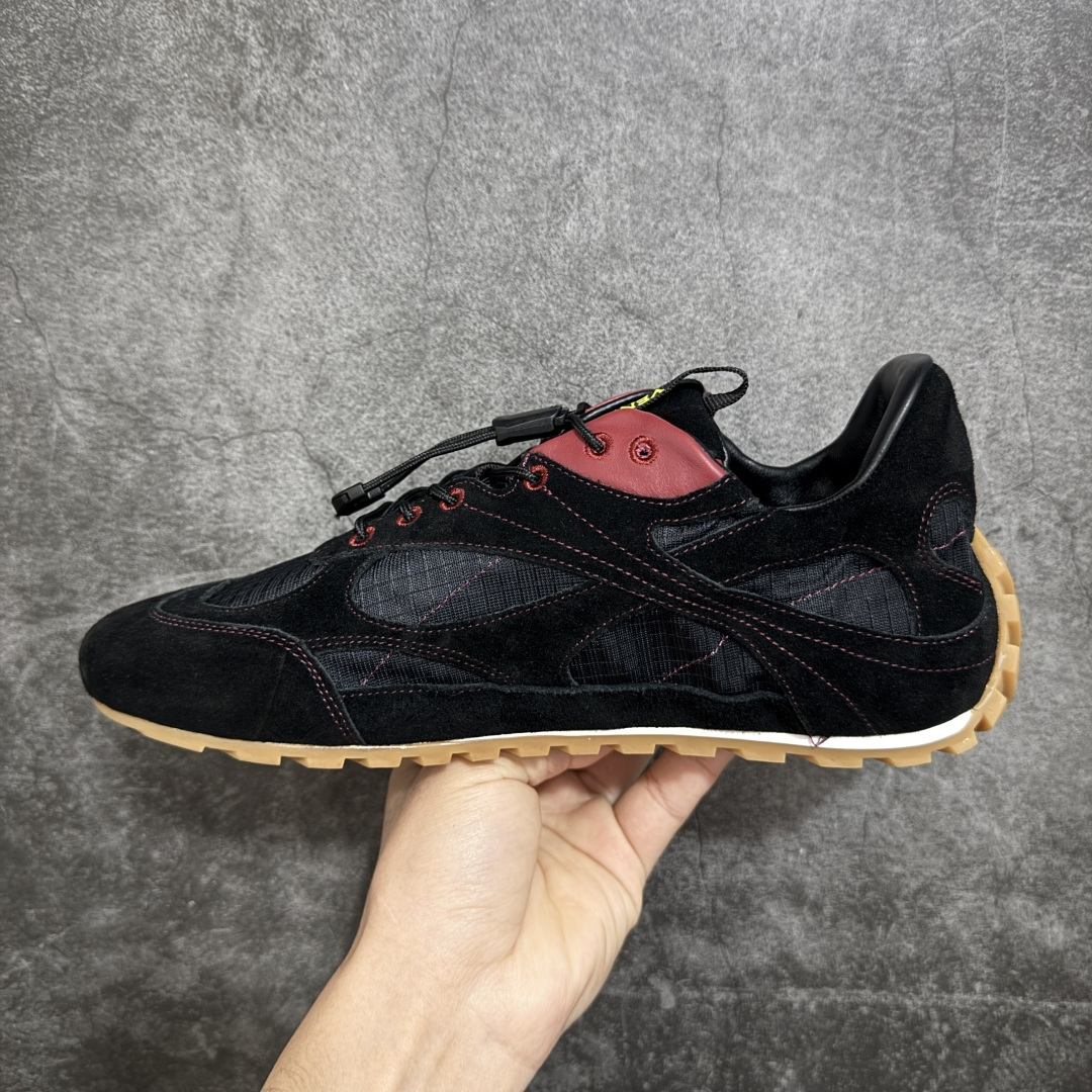 图片[2]-【莞产纯原】Bottega Veneta BV 2026ss最新IVULCAN系列休闲运动鞋德训鞋 顶级版本🔝原版购入开发做货👍🏻 BV summer创意总监Matthieu Blazy秀场同款，帆布与反绒牛皮的拼接鞋面＋BV规则小圆头设计，真的不要太有设计感，简约设计，四季都能穿！脚感贼舒服💘 面料：原版进口高密度帆布+高丝光牛反绒 内里：进口羊皮 大底：原版开模大底 尺码：35/40（40定做不退不换）-选品中心