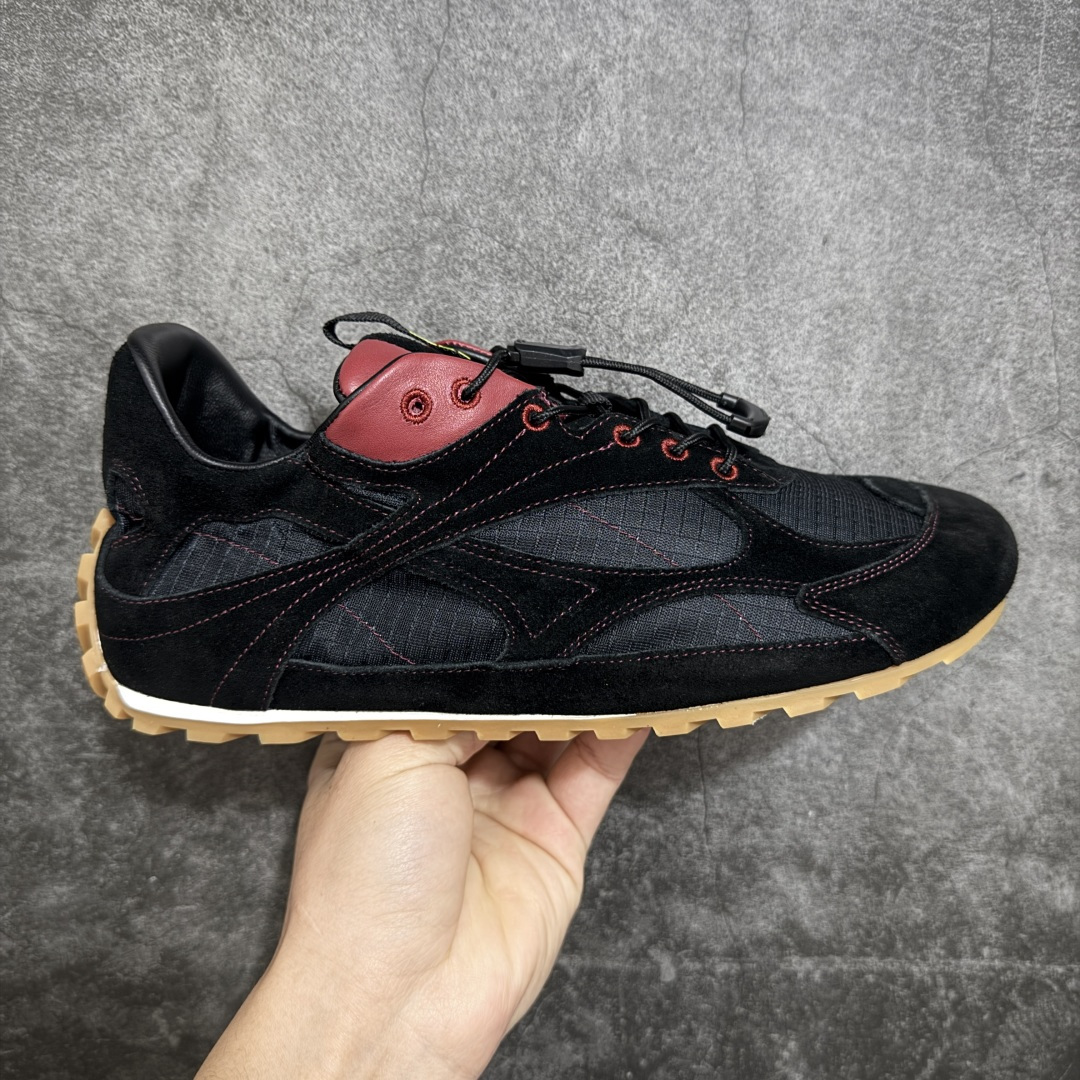 【莞产纯原】Bottega Veneta BV 2026ss最新IVULCAN系列休闲运动鞋德训鞋 顶级版本🔝原版购入开发做货👍🏻 BV summer创意总监Matthieu Blazy秀场同款，帆布与反绒牛皮的拼接鞋面＋BV规则小圆头设计，真的不要太有设计感，简约设计，四季都能穿！脚感贼舒服💘 面料：原版进口高密度帆布+高丝光牛反绒 内里：进口羊皮 大底：原版开模大底 尺码：35/40（40定做不退不换）-选品中心