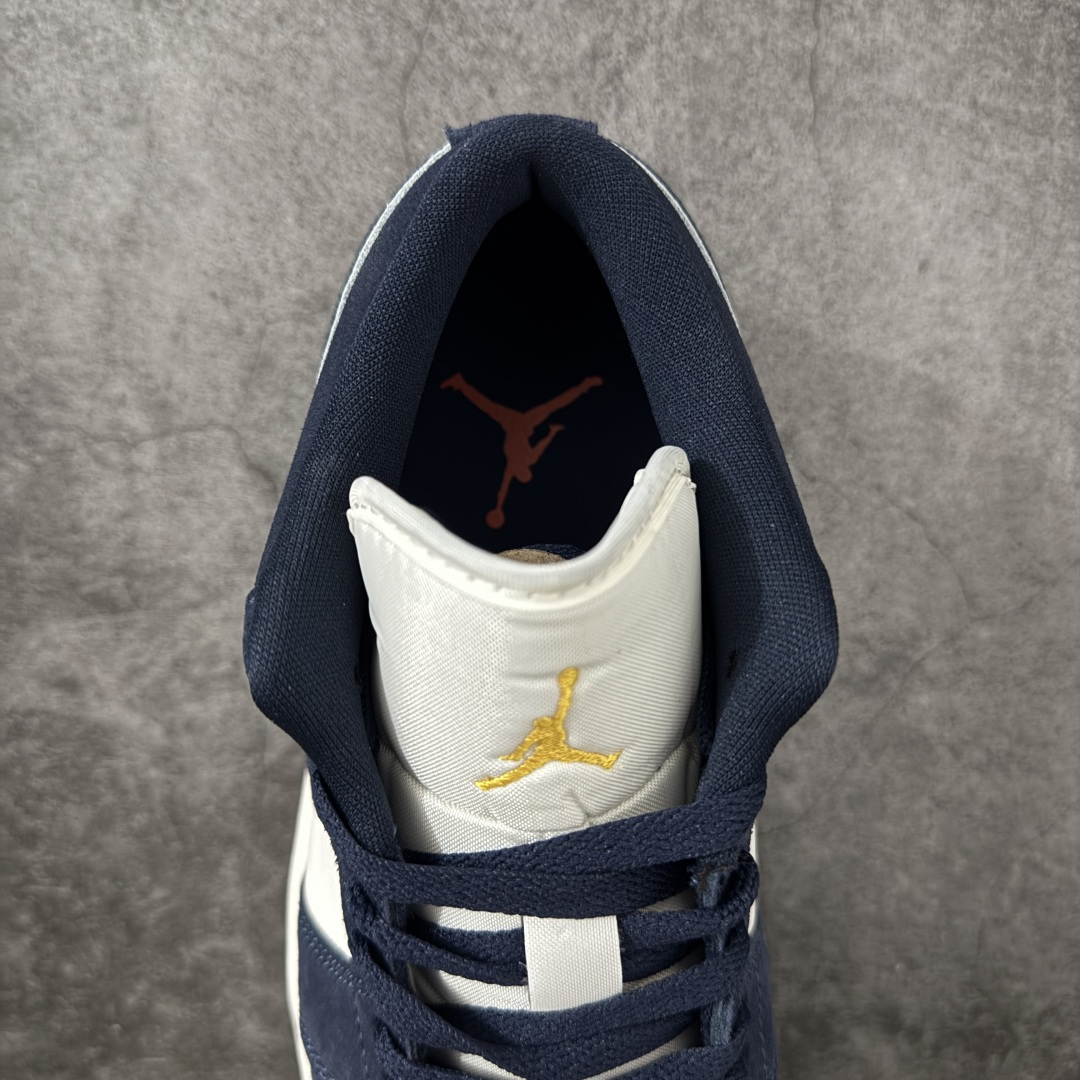 图片[8]-【DT纯原】Air Jordan 1 AJ1 乔一 低帮复古篮球鞋 男女同款 蓝白色 IO7448-400  市面中低帮最具代表性版本没有之一 口碑大厂出品 品控大底版型不断改良更新 全套原纸板楦头开发 确保原汁原味 完美呈现版型 完美零毛边处理 原厂内置全掌气垫 价格定位良心 平台专用代工流水线出品 一眼公司既视感 拿到手的一瞬间就与众不同 碾压市面所有版本 全部原鞋开发 每一个配色都会采购原鞋确认细节 打破市面看图做货无好货之说 尺码：35.5-46-选品中心