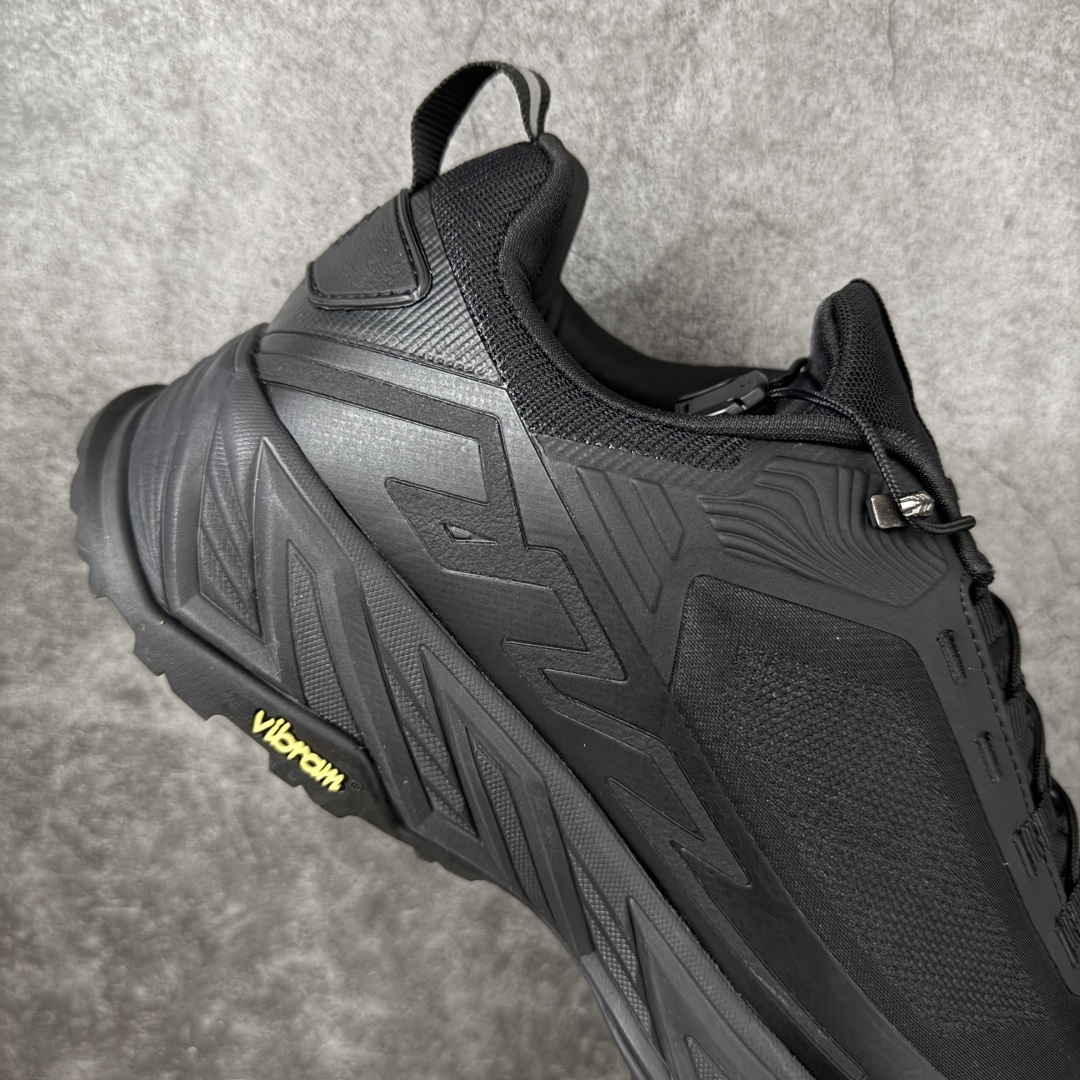 图片[7]-【纯原版】可隆KOLON SPORT Move Alpha 舒适柔软 防水支撑轻便回弹 低帮 徒步鞋 黑色 脚感软到像踩云朵☁️—鞋面柔软贴合脚型，走石子路也不硌脚；防滑V黄金大底纹路深似锯齿，泥地、陡坡都稳稳拿捏，下雨天也不怕打滑。黑色耐脏又百搭，日常穿去上班是低调质感，进山徒步是可靠装备，从城市到山野，一双鞋承包所有 “出走计划” 尺码：39-45-选品中心