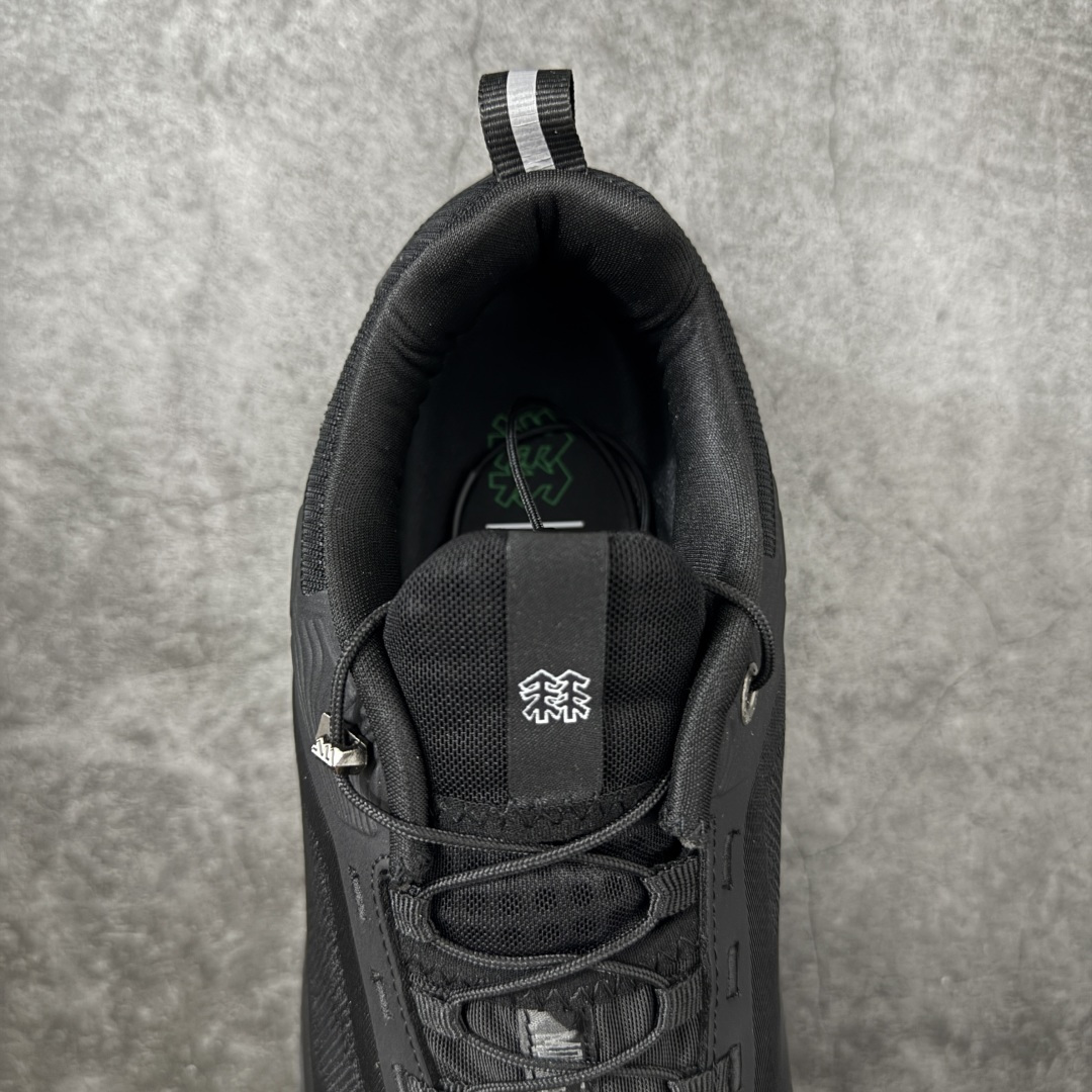 图片[8]-【纯原版】可隆KOLON SPORT Move Alpha 舒适柔软 防水支撑轻便回弹 低帮 徒步鞋 黑色 脚感软到像踩云朵☁️—鞋面柔软贴合脚型，走石子路也不硌脚；防滑V黄金大底纹路深似锯齿，泥地、陡坡都稳稳拿捏，下雨天也不怕打滑。黑色耐脏又百搭，日常穿去上班是低调质感，进山徒步是可靠装备，从城市到山野，一双鞋承包所有 “出走计划” 尺码：39-45-选品中心