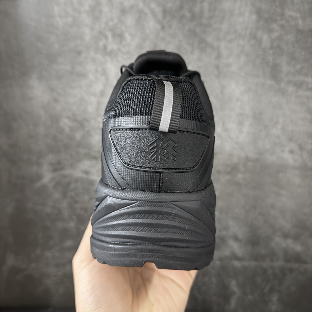 图片[4]-【纯原版】可隆KOLON SPORT Move Alpha 舒适柔软 防水支撑轻便回弹 低帮 徒步鞋 黑绿色 脚感软到像踩云朵☁️—鞋面柔软贴合脚型，走石子路也不硌脚；防滑V黄金大底纹路深似锯齿，泥地、陡坡都稳稳拿捏，下雨天也不怕打滑。黑色耐脏又百搭，日常穿去上班是低调质感，进山徒步是可靠装备，从城市到山野，一双鞋承包所有 “出走计划” 尺码：39-45-选品中心