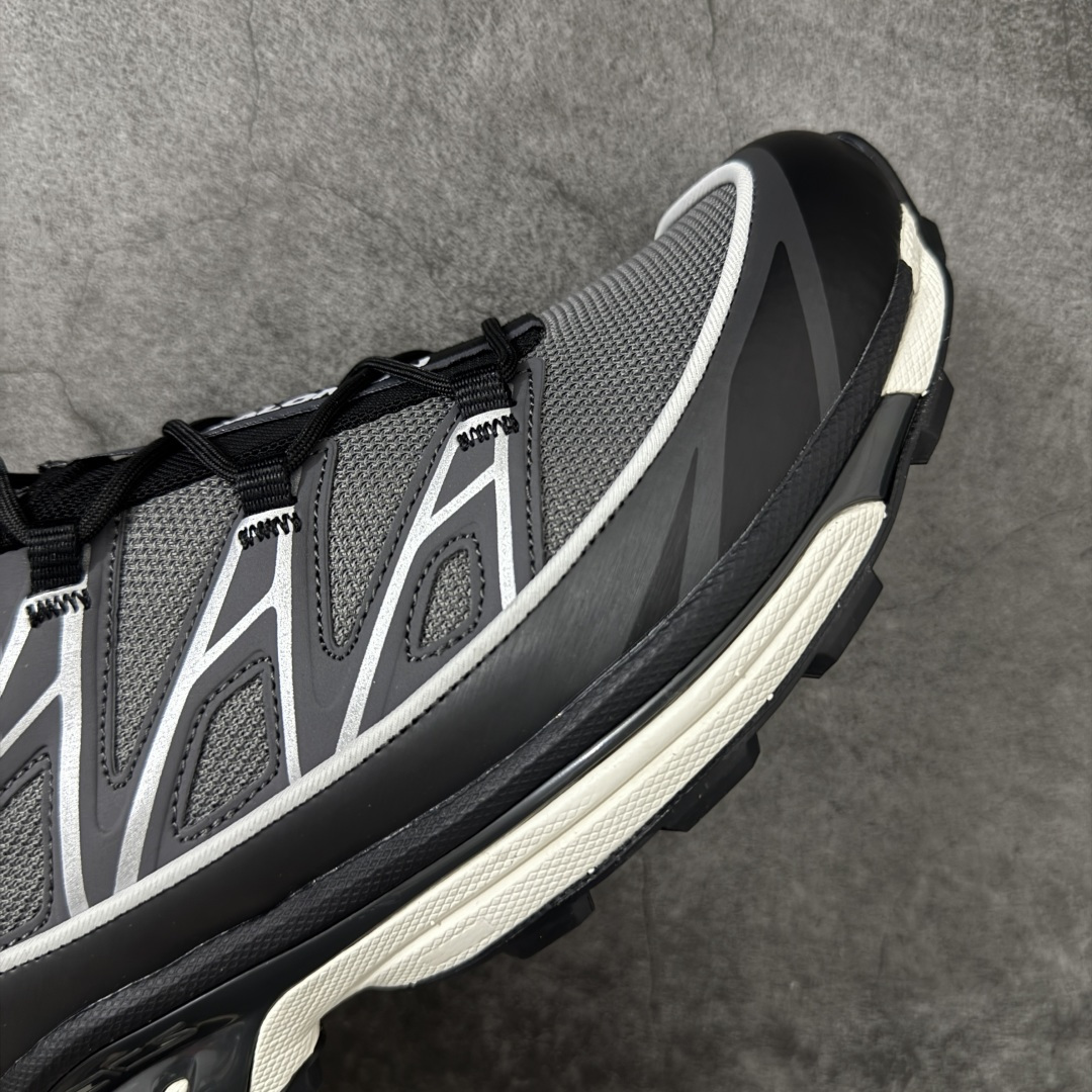 图片[6]-【纯原版】 Salomon XT-6 萨洛蒙复古潮流户外机能登山跑鞋478590 纯原外贸平台特供订单 耗时半年巨作 全套原纸板楦头开发 原厂特供网布配套加持 确保原汁原味 完美呈现版型 原档数据独家私模五层组合大底 原装Ortholite轻量化鞋垫 中底布带钢印编号 原厂TPU锁扣 进口港宝加持 后跟自然饱满 还原公司包裹性 鞋面以“锯齿”状的包裹系统呈现 在基色底之下加入了各种色点缀 将公司的最新技术和时尚前卫的造型融入耐用的长跑款式中 鞋面由 TPU 薄膜制成 并焊接在高耐磨网眼上 使其既时尚又坚固 由 ACS底盘支撑 可增强稳定性和支撑力 以及由橡胶凸耳 Contragrip外底覆盖的 EVA 缓冲中底 旨在应对崎岖的地形 鞋舌上的彩色Salomon 标签、Quicklace 系统以及鞋头、鞋舌和鞋跟上的附加品牌使细节更加完美 让穿着者可以轻松驾驭户外与通勤下的任何运动生活场景 无缝鞋身户外随意纵横 颜值与脚感兼备 出街通勤 绝对非常吸睛 你值得拥有 尺码：36 36.5 37.5 38 38.5 39 40 40.5 41 42 42.5 43 44 44.5 45-选品中心