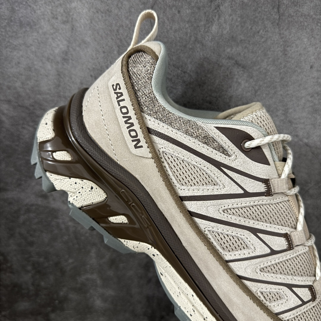 图片[7]-【纯原版】 Salomon XT-6 萨洛蒙复古潮流户外机能登山跑鞋 477947 纯原外贸平台特供订单 耗时半年巨作 全套原纸板楦头开发 原厂特供网布配套加持 确保原汁原味 完美呈现版型 原档数据独家私模五层组合大底 原装Ortholite轻量化鞋垫 中底布带钢印编号 原厂TPU锁扣 进口港宝加持 后跟自然饱满 还原公司包裹性 鞋面以“锯齿”状的包裹系统呈现 在基色底之下加入了各种色点缀 将公司的最新技术和时尚前卫的造型融入耐用的长跑款式中 鞋面由 TPU 薄膜制成 并焊接在高耐磨网眼上 使其既时尚又坚固 由 ACS底盘支撑 可增强稳定性和支撑力 以及由橡胶凸耳 Contragrip外底覆盖的 EVA 缓冲中底 旨在应对崎岖的地形 鞋舌上的彩色Salomon 标签、Quicklace 系统以及鞋头、鞋舌和鞋跟上的附加品牌使细节更加完美 让穿着者可以轻松驾驭户外与通勤下的任何运动生活场景 无缝鞋身户外随意纵横 颜值与脚感兼备 出街通勤 绝对非常吸睛 你值得拥有 尺码：36 36.5 37.5 38 38.5 39 40 40.5 41 42 42.5 43 44 44.5 45-选品中心