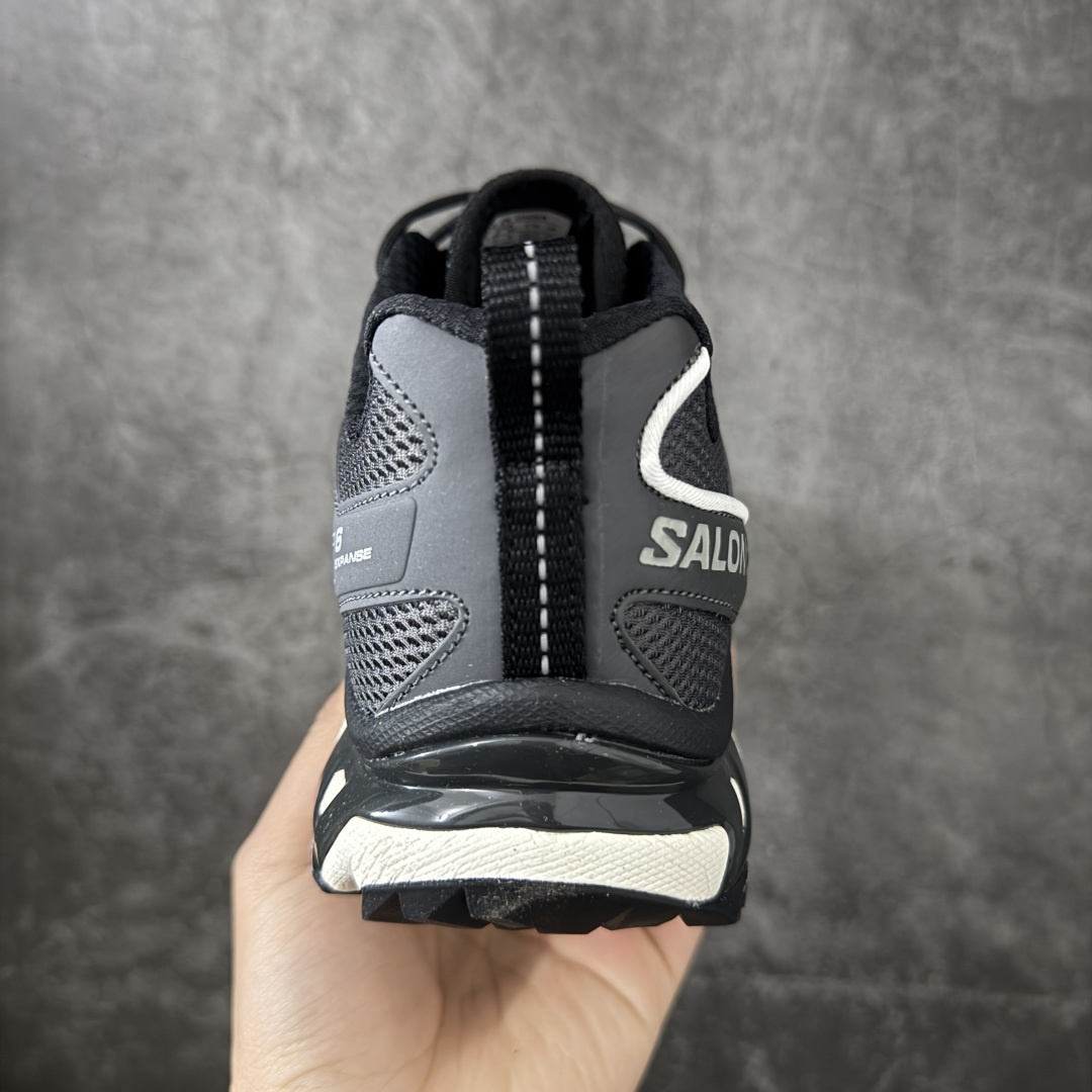 图片[4]-【纯原版】 Salomon XT-6 萨洛蒙复古潮流户外机能登山跑鞋478590 纯原外贸平台特供订单 耗时半年巨作 全套原纸板楦头开发 原厂特供网布配套加持 确保原汁原味 完美呈现版型 原档数据独家私模五层组合大底 原装Ortholite轻量化鞋垫 中底布带钢印编号 原厂TPU锁扣 进口港宝加持 后跟自然饱满 还原公司包裹性 鞋面以“锯齿”状的包裹系统呈现 在基色底之下加入了各种色点缀 将公司的最新技术和时尚前卫的造型融入耐用的长跑款式中 鞋面由 TPU 薄膜制成 并焊接在高耐磨网眼上 使其既时尚又坚固 由 ACS底盘支撑 可增强稳定性和支撑力 以及由橡胶凸耳 Contragrip外底覆盖的 EVA 缓冲中底 旨在应对崎岖的地形 鞋舌上的彩色Salomon 标签、Quicklace 系统以及鞋头、鞋舌和鞋跟上的附加品牌使细节更加完美 让穿着者可以轻松驾驭户外与通勤下的任何运动生活场景 无缝鞋身户外随意纵横 颜值与脚感兼备 出街通勤 绝对非常吸睛 你值得拥有 尺码：36 36.5 37.5 38 38.5 39 40 40.5 41 42 42.5 43 44 44.5 45-选品中心