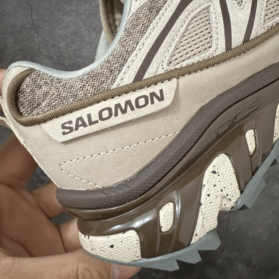 图片[3]-【纯原版】 Salomon XT-6 萨洛蒙复古潮流户外机能登山跑鞋 477947 纯原外贸平台特供订单 耗时半年巨作 全套原纸板楦头开发 原厂特供网布配套加持 确保原汁原味 完美呈现版型 原档数据独家私模五层组合大底 原装Ortholite轻量化鞋垫 中底布带钢印编号 原厂TPU锁扣 进口港宝加持 后跟自然饱满 还原公司包裹性 鞋面以“锯齿”状的包裹系统呈现 在基色底之下加入了各种色点缀 将公司的最新技术和时尚前卫的造型融入耐用的长跑款式中 鞋面由 TPU 薄膜制成 并焊接在高耐磨网眼上 使其既时尚又坚固 由 ACS底盘支撑 可增强稳定性和支撑力 以及由橡胶凸耳 Contragrip外底覆盖的 EVA 缓冲中底 旨在应对崎岖的地形 鞋舌上的彩色Salomon 标签、Quicklace 系统以及鞋头、鞋舌和鞋跟上的附加品牌使细节更加完美 让穿着者可以轻松驾驭户外与通勤下的任何运动生活场景 无缝鞋身户外随意纵横 颜值与脚感兼备 出街通勤 绝对非常吸睛 你值得拥有 尺码：36 36.5 37.5 38 38.5 39 40 40.5 41 42 42.5 43 44 44.5 45-选品中心