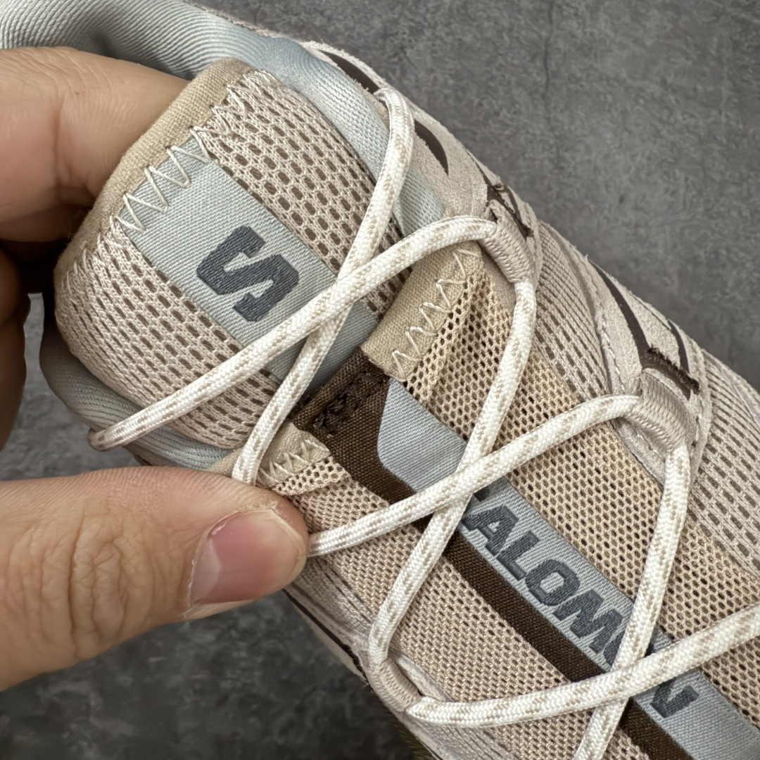 图片[6]-【纯原版】 Salomon XT-6 萨洛蒙复古潮流户外机能登山跑鞋 477947 纯原外贸平台特供订单 耗时半年巨作 全套原纸板楦头开发 原厂特供网布配套加持 确保原汁原味 完美呈现版型 原档数据独家私模五层组合大底 原装Ortholite轻量化鞋垫 中底布带钢印编号 原厂TPU锁扣 进口港宝加持 后跟自然饱满 还原公司包裹性 鞋面以“锯齿”状的包裹系统呈现 在基色底之下加入了各种色点缀 将公司的最新技术和时尚前卫的造型融入耐用的长跑款式中 鞋面由 TPU 薄膜制成 并焊接在高耐磨网眼上 使其既时尚又坚固 由 ACS底盘支撑 可增强稳定性和支撑力 以及由橡胶凸耳 Contragrip外底覆盖的 EVA 缓冲中底 旨在应对崎岖的地形 鞋舌上的彩色Salomon 标签、Quicklace 系统以及鞋头、鞋舌和鞋跟上的附加品牌使细节更加完美 让穿着者可以轻松驾驭户外与通勤下的任何运动生活场景 无缝鞋身户外随意纵横 颜值与脚感兼备 出街通勤 绝对非常吸睛 你值得拥有 尺码：36 36.5 37.5 38 38.5 39 40 40.5 41 42 42.5 43 44 44.5 45-选品中心