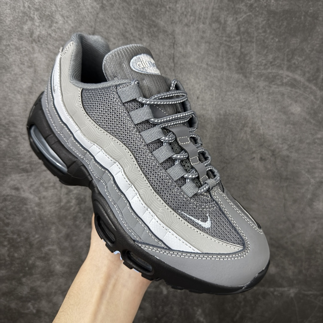 图片[3]-【顶级芯片版】Nike Air Max 95 黑灰色 货号：IB7682-001 顶级版 开发数月 原版开发 多道QC质检 鞋型完美复刻 原厂级别工艺 正确色卡 正确气垫蓝光 正确大底 独家私模 采用进口头层牛皮拼接 定位高端市场 行业标杆工艺 尺码：40 40.5 41 42 42.5 43 44 44.5 45 46-选品中心