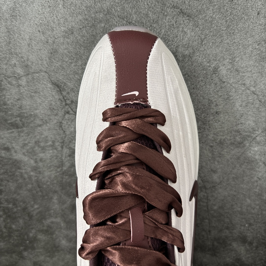 图片[5]-【外贸版】Nike SHOX Z 后掌气柱先锋机能风跑鞋 IQ3364-627 Nike Shox Z搭载了Nike标志性的Shox缓震科技 后跟的气柱能有效吸收冲击能量提供良好的缓震效果 采用轻盈透气的材质制作鞋面能确保脚部保持干爽舒适 贴合脚部曲线 带来舒适的包裹感 “猫跟”设计不仅提升了时尚感 还增强了穿着时的稳定性 使脚部在行走或运动过程中能保持平衡 尺码： 36 36.5 37.5 38 38.5 39 40 40.5 41-选品中心