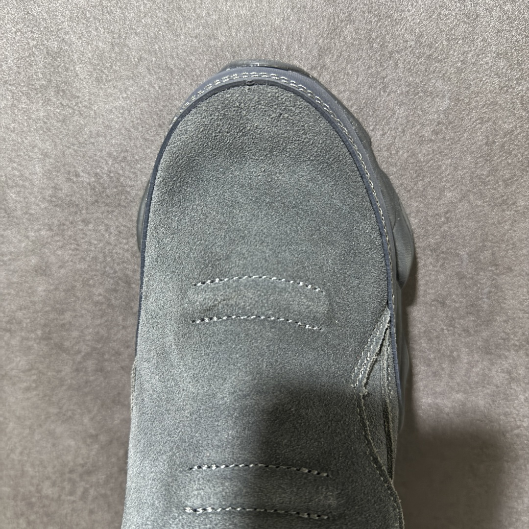 图片[5]-【福利特价】New Balance 8040 融合设计款 减震防滑耐磨透气休闲跑运动鞋 New Balance 8040虽然这款运动鞋的上半部分是全新的 但下半部分则直接沿用了2022年的9060型号 中底采用厚重设计 融合了Abzorb 技术 增加了弹性 它还配有SBS 缓冲垫和抓地力强的橡胶外底 货号：U8040UOA 尺码：39.5 40 40.5 41.5 42 42.5 43 44 44.5 45 46 47-选品中心