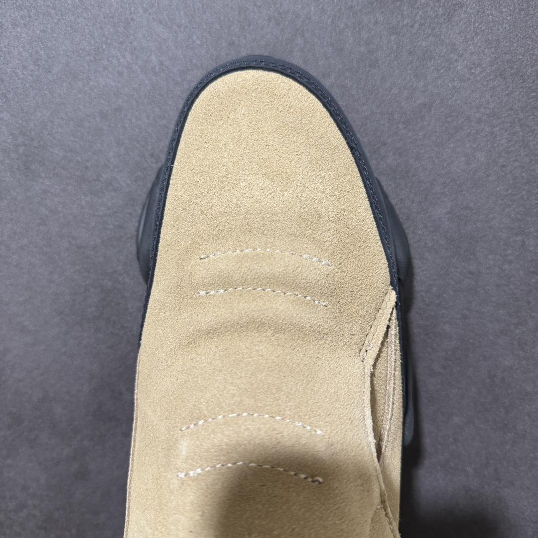 图片[5]-【福利特价】New Balance 8040 融合设计款 减震防滑耐磨透气休闲跑运动鞋 New Balance 8040虽然这款运动鞋的上半部分是全新的 但下半部分则直接沿用了2022年的9060型号 中底采用厚重设计 融合了Abzorb 技术 增加了弹性 它还配有SBS 缓冲垫和抓地力强的橡胶外底 货号：U8040UOG 尺码：39.5 40 40.5 41.5 42 42.5 43 44 44.5 45 46 47-选品中心