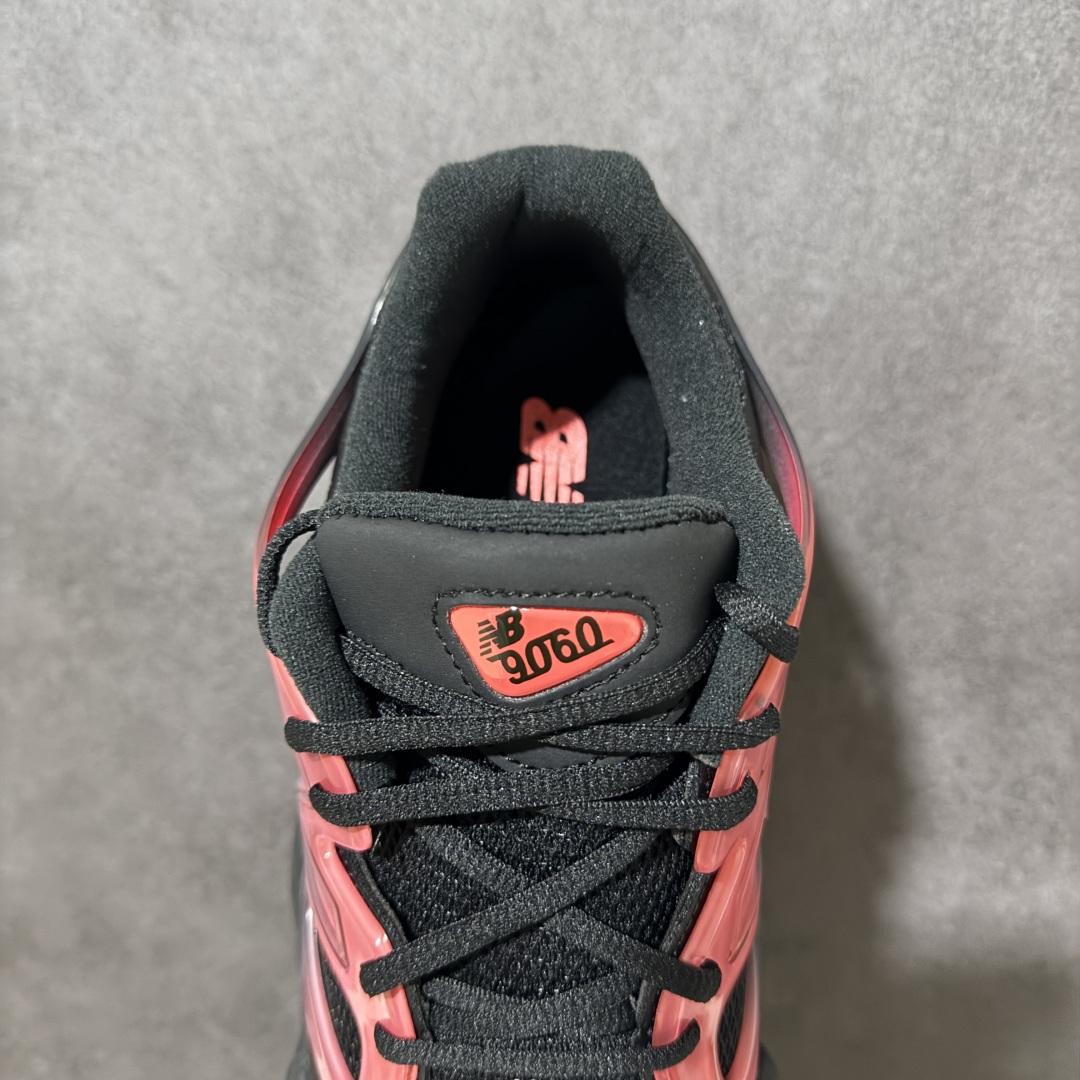 图片[6]-【福利特价】新百伦New Balance NB 9060系列复古百搭老爹风小象蹄休闲运动跑步鞋 鞋面使用了米色网格做为主要材料，同时在开有多个大面积的孔洞设计，并且使用透气性十分不错的网眼布填充，使鞋面整体强度及透气性能提升，两侧的\”N\”字Logo略有不同，外侧选用了选用了棕色3M反光皮革打造，内侧则是翻毛皮与麂皮拼接组合而成，鞋舌同样选用了网眼布与麂皮的组合，后跟上加入了TPUx稳定模块装饰，提升稳定性，中底为加厚加宽设计，并且又是前后掌分离式设计，对脚部起到了一定支撑性，，增加了鞋款的s复古感，橡胶大底以灰色来呈现。 货号：U9060IDZ 尺码：36 37 37.5 38 38.5 39.5 40 40.5 41.5 42 42.5 43 44 44.5 45 编码：GQ200210-选品中心