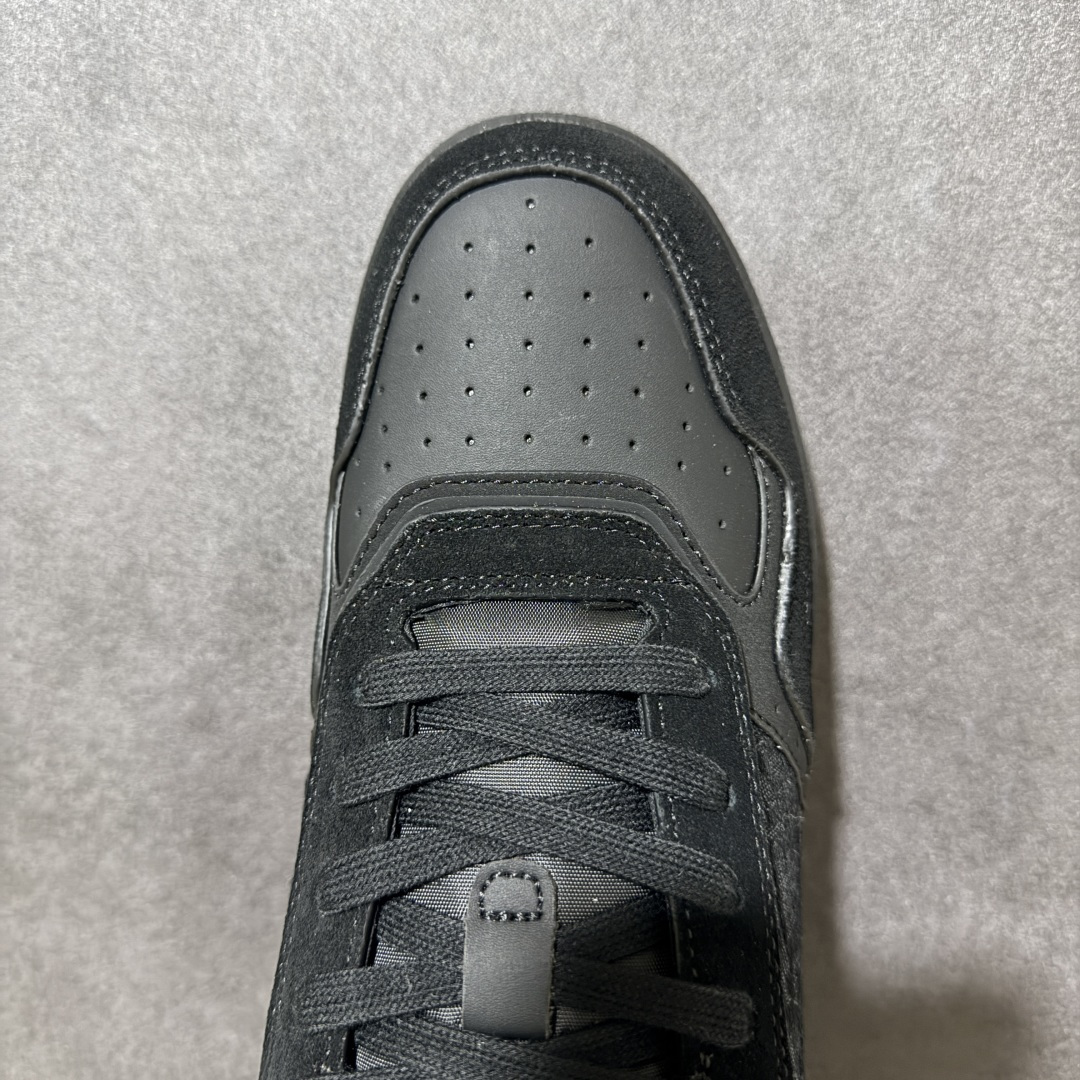 图片[5]-【YH扫描版本】DIOR B27 Low \’Dior Oblique Galaxy 迪奥 低帮 牛皮织物徽标印花低邦休闲板鞋 这款B27低帮运动鞋是该系列新品，延续Dior的经典款式。采用灰色光滑牛皮革精心制作，侧面饰以米色和黑色Obliquex印花镶片；\”CD Lcons\”造型的鞋带孔眼巧妙精致，双色橡胶鞋底、后侧鞋口和鞋跟处均带有品牌标志性细节，提升格调。时尚百搭，可为各式造型增光添彩。 尺码：38 39 40 41 42 43 44 45 46 编码： XSB270280-选品中心