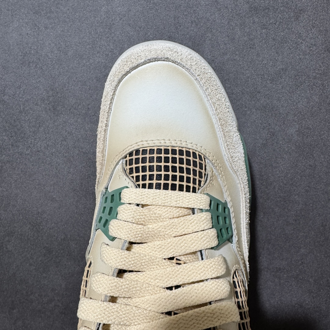 图片[5]-【福利特价】神奇宝贝 x Air Jordan 4 Retro 联名妙蛙花 AJ4 乔丹4代 aj4 乔4 联名妙蛙花 乔丹篮球鞋系列 鞋身采用白橙色作为主底色，鞋带孔采用绿色呈现，鞋舌上Jumpman Logo采用绿色刺绣点缀，侧面的支撑部分采用黑色点缀，迎合鞋款主题。侧身网格以橙色呈现，此外后跟处经典元年Nike Swoosh Logo以米黄色点缀，彰显OG的气质十足；中底位置采用绿色配色呈现，最后以搭载有开窗式Air Max气垫的中底收尾。 货号：DC7770-106 尺码：40 40.5 41 42 42.5 43 44 44.5 45 46 47.5-选品中心