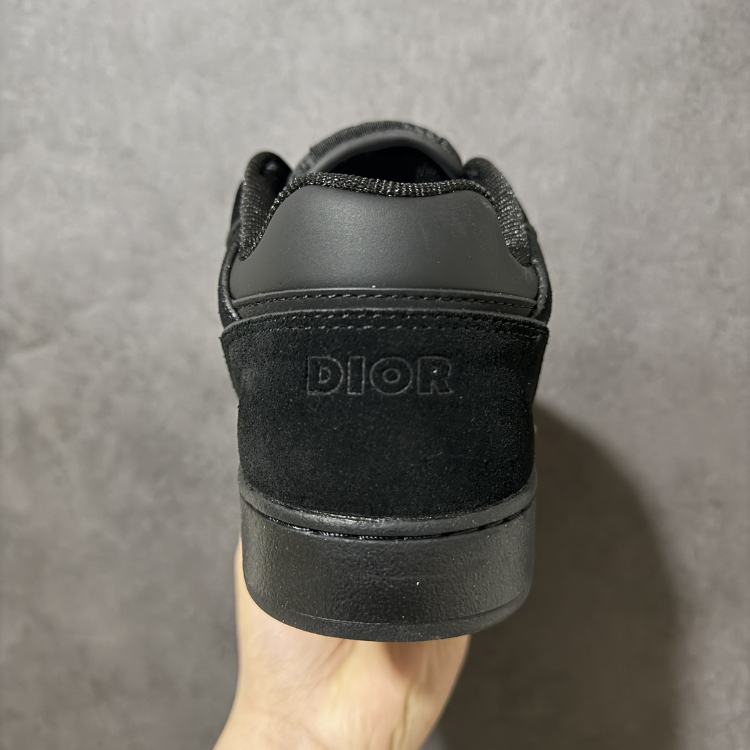 图片[4]-【YH扫描版本】DIOR B27 Low \’Dior Oblique Galaxy 迪奥 低帮 牛皮织物徽标印花低邦休闲板鞋 这款B27低帮运动鞋是该系列新品，延续Dior的经典款式。采用灰色光滑牛皮革精心制作，侧面饰以米色和黑色Obliquex印花镶片；\”CD Lcons\”造型的鞋带孔眼巧妙精致，双色橡胶鞋底、后侧鞋口和鞋跟处均带有品牌标志性细节，提升格调。时尚百搭，可为各式造型增光添彩。 尺码：38 39 40 41 42 43 44 45 46 编码： XSB270280-选品中心