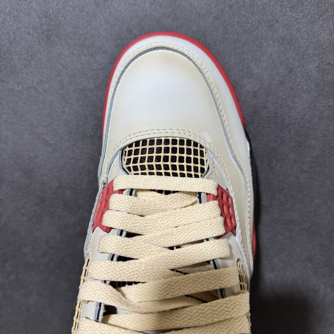 图片[5]-【福利特价】神奇宝贝 x Air Jordan 4 Retro 联名喷火龙 AJ4 乔丹4代 aj4 乔4 联名喷火龙 乔丹篮球鞋系列 鞋身采用喷火龙橙色作为主底色，鞋带孔采用红色，鞋舌上Jumpman Logot采用红色刺绣点缀，侧面的支撑部分采用黑色点缀，迎合鞋款主题。侧身网格以橙色呈现，此外后跟处经典元年Nike Swoosh Logo以红色点缀，彰显OG的气质十足；中底位置采用黑色配色呈现，最后以搭载有开窗式Air Maxz气垫的中底收尾。 货号：AQ9129-105 尺码：36 36.5 37.5 39 40 40.5 41 42 42.5 43 44 44.5 45 46-选品中心