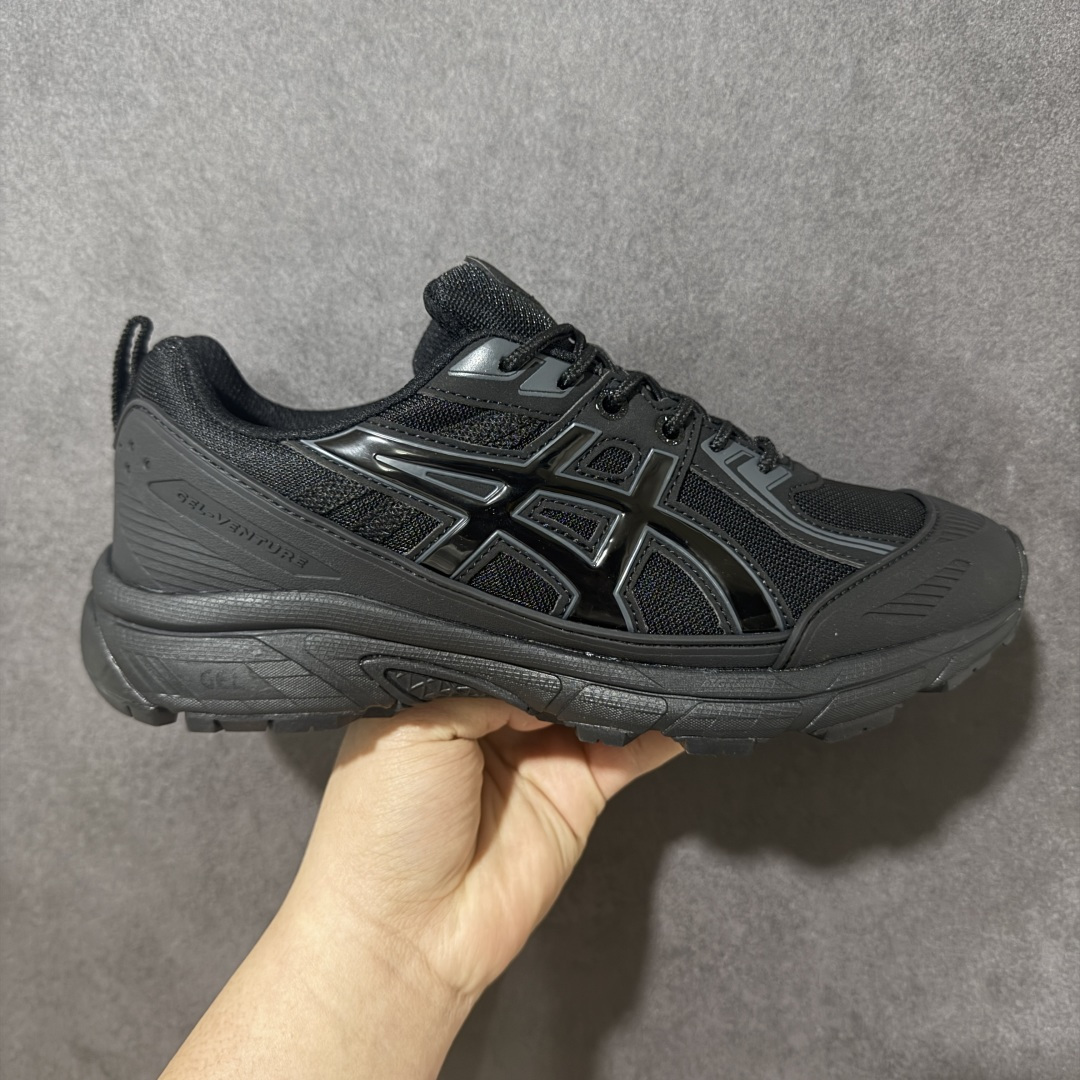 【公司级】Asics Gel-Venture 6 亚瑟士舒适透气运动跑鞋 1203A474-001  #鞋面采用新的单丝纤维工程网布鞋面，提供轻量的穿着感和舒适的透气性。FLYTEFOAM双层复合中底材质，更轻量、更坚韧，脚感更为柔软稳固；TRUSSTIC中足稳定片，为运动时容易扭动的中足部提高刚性，增强脚部的安定性。  尺码：36 36.5 37.5 38 38.5 39 40 40.5 41 42 42.5 43 44 44.5 45-选品中心