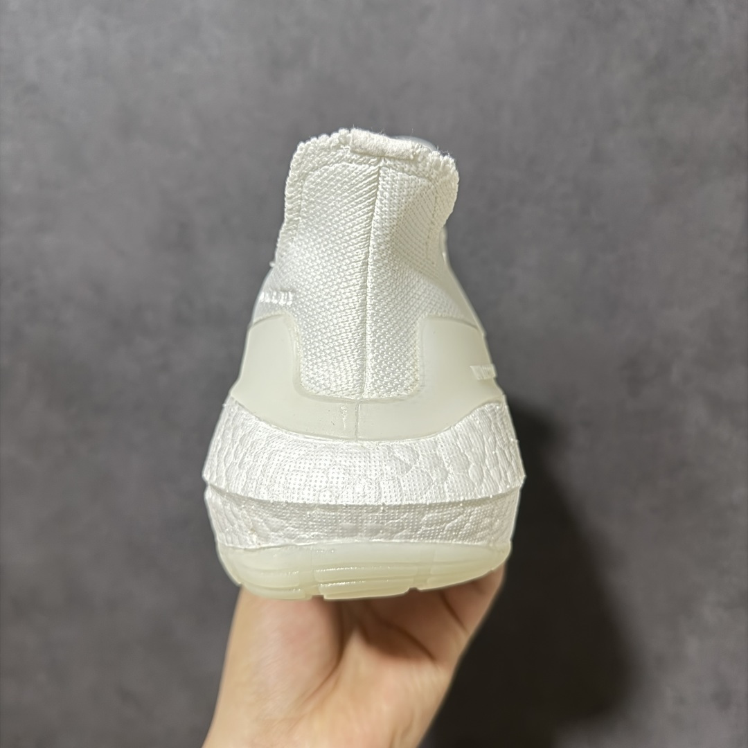 图片[4]-【公司级福利】Adidas UltraBoost 21 加厚爆米花袜套式针织鞋面休闲运动慢跑鞋 UB7.0 爆米花跑鞋 FY0379 大厂福利 完美品质 全掌真爆米花软弹大底 做工清洁度超高 针织网面透气有弹性 无论是休闲健身 还是日常穿搭都很到位 尺码：36 36.5 37.5 38 38.5 39 40 40.5 41 42 42.5 43 44 45-选品中心