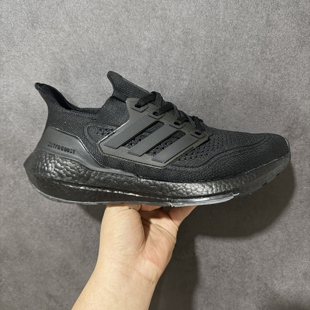 【公司级福利】Adidas UltraBoost 21 加厚爆米花袜套式针织鞋面休闲运动慢跑鞋 UB7.0 爆米花跑鞋 FY0306 大厂福利 完美品质 全掌真爆米花软弹大底 做工清洁度超高 针织网面透气有弹性 无论是休闲健身 还是日常穿搭都很到位 尺码：36 36.5 37.5 38 38.5 39 40 40.5 41 42 42.5 43 44 45-选品中心