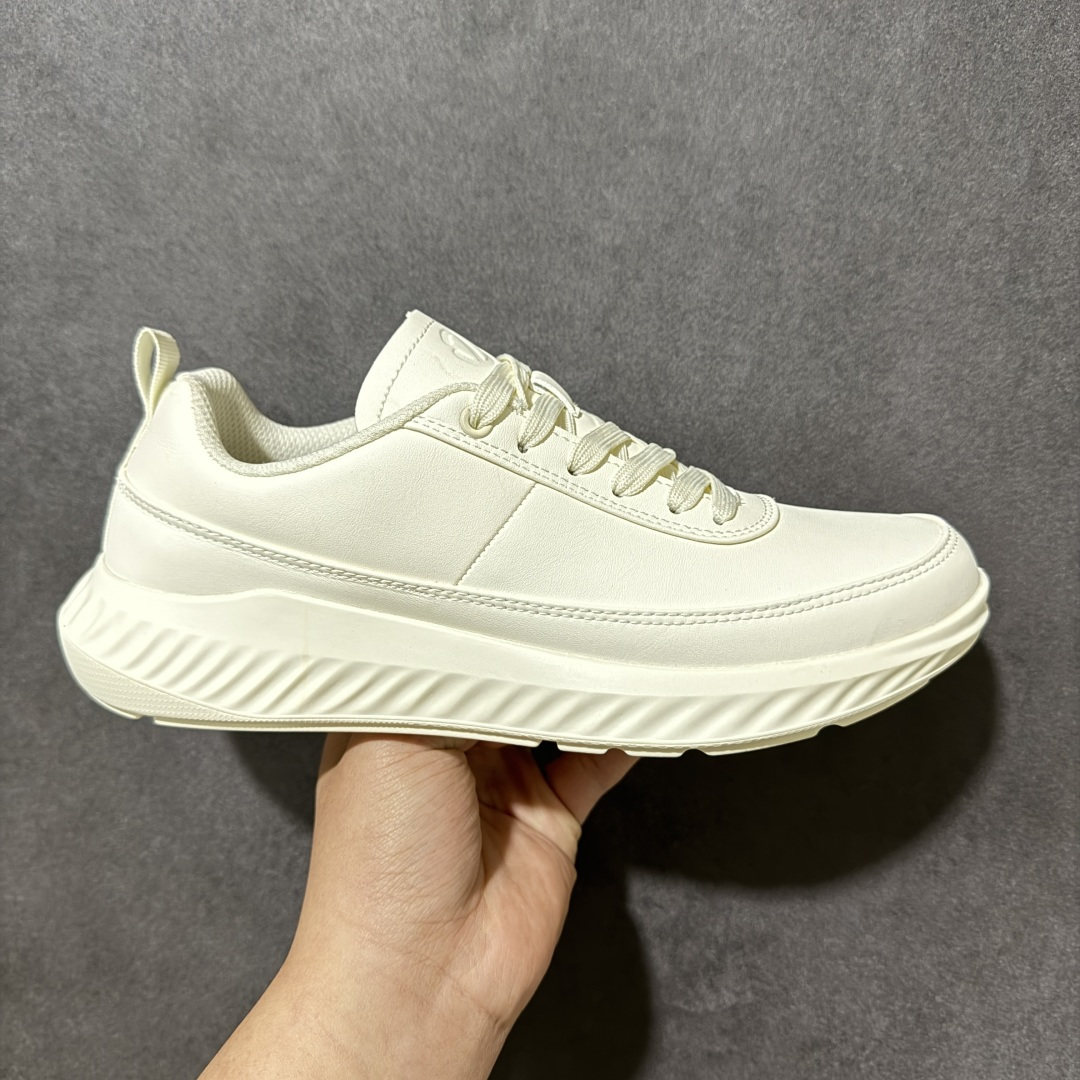 【公司级】ECCO爱步男士休闲运动鞋 缓震透气跑步鞋 BIOM2.0系列新款 柔软超轻的中底 提供出色的能量回弹和缓震体验 长效缓震的BIOM自然律动科技鞋楦 符合人体工学 带来裸足运动体验 牛皮鞋面 纹理自然 柔韧耐穿 直接注塑工艺连接鞋面与鞋底 一体成型 合脚牢固耐穿 橡胶外底 适应多种地形 防滑耐磨 强劲抓地 适跑畅练 城市运动鞋 货号： 875825-262686 尺码：39 40 41 42 43 44-选品中心