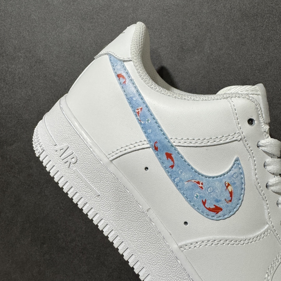 图片[8]-【定制版】Nike Air Force 1\’07 Low 二次元主题 锦鲤 空军一号低帮休闲板鞋  #原厂3D打印 定制鞋盒 原楦原纸板 纯正空军版型 内置全掌气垫 货号：ZH0316-136  尺码：36 36.5 37.5 38 38.5 39 40 40.5 41 42 42.5 43 44 44.5 45-选品中心