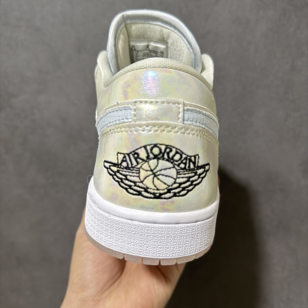 图片[4]-【H11纯原】Nike Air Jordan 1 Low SE AJ1 乔一 舒适贴合 防滑耐磨 低帮 复古篮球鞋 货号：HF4080-001 尺码：35.5 36 36.5 37.5 38 38.5 39 40 40.5 41 42 42.5 43 44 45 46 47.5 #H11顶级纯原 纯原外贸平台特供订单 #全套原纸板楦头开发 #原厂特供材料配套加持 #确保原汁原味 完美呈现版型 #原档数据独家私模大底 #男女鞋同步官方开发至47.5 #原装进口轻量化鞋垫 #进口港宝加持 后跟自然饱满 还原公司包裹性 #鞋面采用原装数据贴合技术 #全方位贴合包裹脚型 #鞋跟部鞋底牵引设计 #提供强大的抓地性能 #更适应不同实战场地路面-选品中心