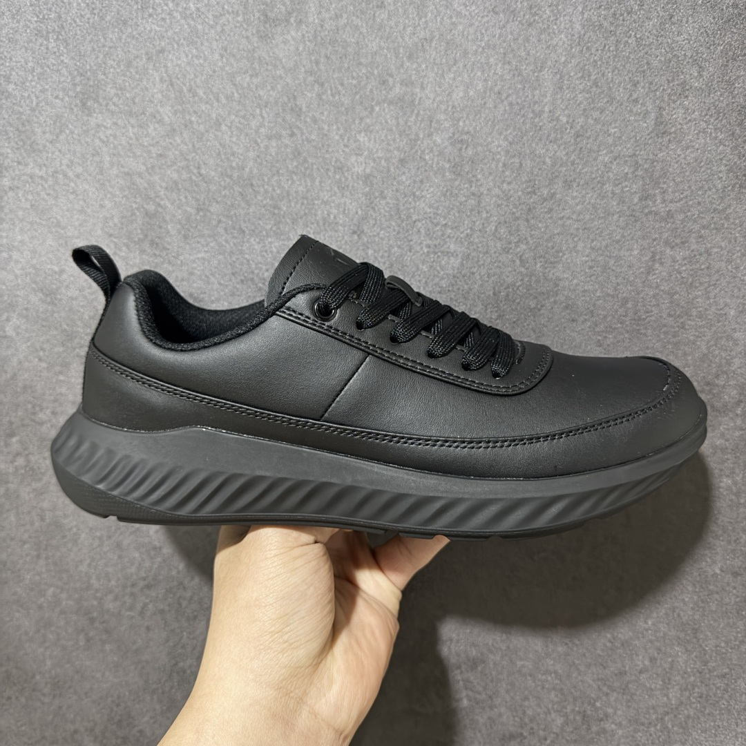 【公司级】ECCO爱步男士休闲运动鞋 缓震透气跑步鞋 BIOM2.0系列新款 柔软超轻的中底 提供出色的能量回弹和缓震体验 长效缓震的BIOM自然律动科技鞋楦 符合人体工学 带来裸足运动体验 牛皮鞋面 纹理自然 柔韧耐穿 直接注塑工艺连接鞋面与鞋底 一体成型 合脚牢固耐穿 橡胶外底 适应多种地形 防滑耐磨 强劲抓地 适跑畅练 城市运动鞋 货号： 875825-262686 尺码：39 40 41 42 43 44-选品中心