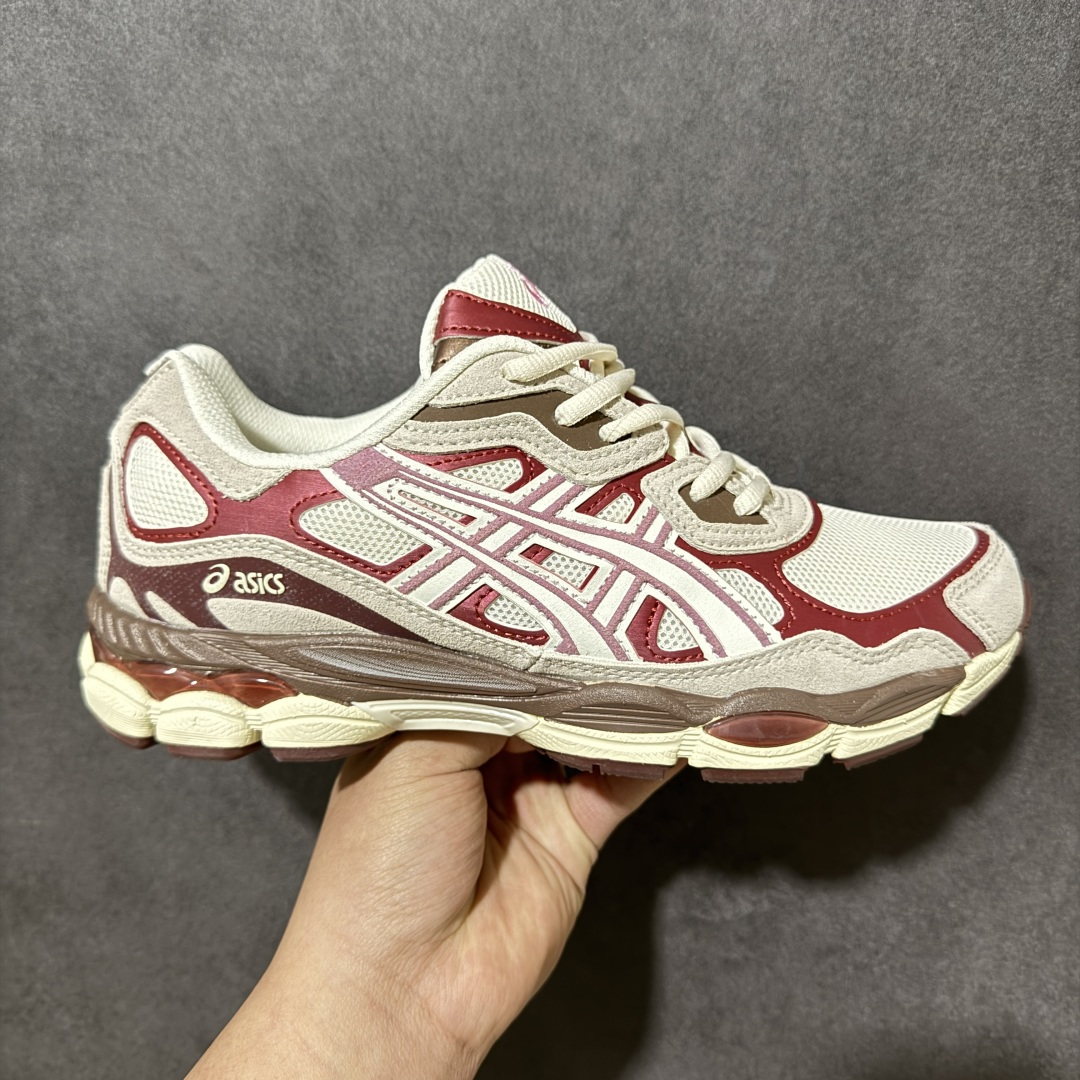【公司级】Asics Gel-NYC复古单品 2026年新款 亚瑟士ASICSTIGER 新款休闲鞋 厚底街头运动休闲鞋，ASICS亚瑟士推出全新GEL-NYC，彰显纽约都市活力。这次的新系列融入了多个版本GEL的经典设计风格，广受好评。其设计灵感来源于GEL-NIMBUS 3,GEL-MC PLUS V 和 GEL-CUMULUS 16 这些往日经典鞋款。GEL-NYC使用GEL-CUMULUS 16鞋款的鞋楦设计,展现了独特的现代化美学。鞋底采用了轻质发泡材料,并在后跟和前掌处采用了ASICS亚瑟士核心科技——GEL缓震胶,赋予鞋款强大的缓冲性能,提供了更柔软舒适的穿着体验。而在原有设计的启发之上,此次鞋款采用更贴合当今潮流趋势的材料和创新技术,展现出纽约充满活力的都市精神。 货号：1203A788-100 尺码：36-45-选品中心