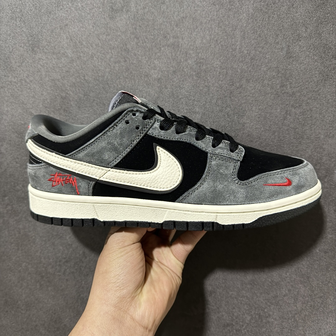 【定制版】Nike SB Dunk Low 斯图西联名 高端定制 低帮休闲板鞋  #定制鞋盒 大厂纯原品质出货 超高清洁度 皮料切割干净无任何毛边 细节完美 货号：TX1688-003  尺码：36 36.5 37.5 38 38.5 39 40 40.5 41 42 42.5 43 44 44.5 45-选品中心