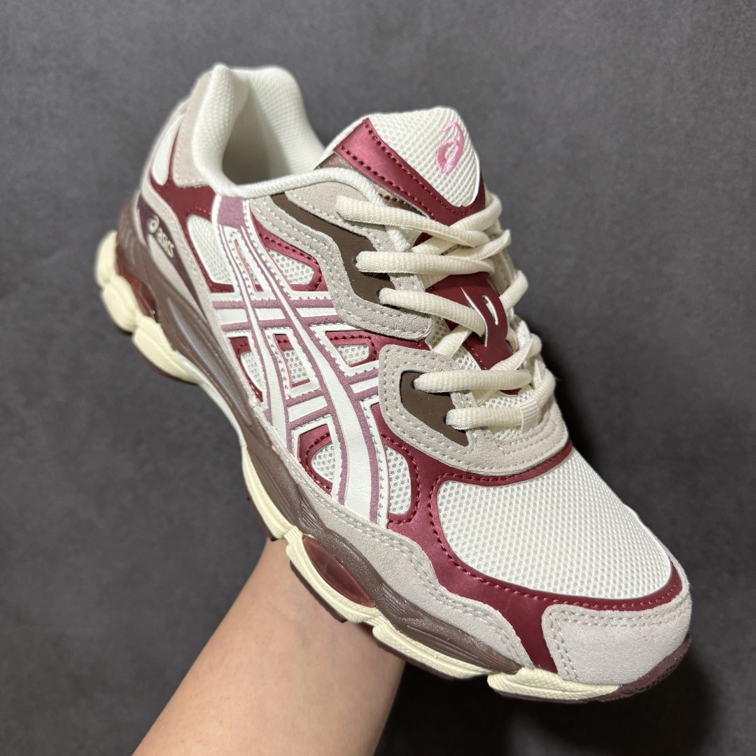 图片[3]-【公司级】Asics Gel-NYC复古单品 2026年新款 亚瑟士ASICSTIGER 新款休闲鞋 厚底街头运动休闲鞋，ASICS亚瑟士推出全新GEL-NYC，彰显纽约都市活力。这次的新系列融入了多个版本GEL的经典设计风格，广受好评。其设计灵感来源于GEL-NIMBUS 3,GEL-MC PLUS V 和 GEL-CUMULUS 16 这些往日经典鞋款。GEL-NYC使用GEL-CUMULUS 16鞋款的鞋楦设计,展现了独特的现代化美学。鞋底采用了轻质发泡材料,并在后跟和前掌处采用了ASICS亚瑟士核心科技——GEL缓震胶,赋予鞋款强大的缓冲性能,提供了更柔软舒适的穿着体验。而在原有设计的启发之上,此次鞋款采用更贴合当今潮流趋势的材料和创新技术,展现出纽约充满活力的都市精神。 货号：1203A788-100 尺码：36-45-选品中心